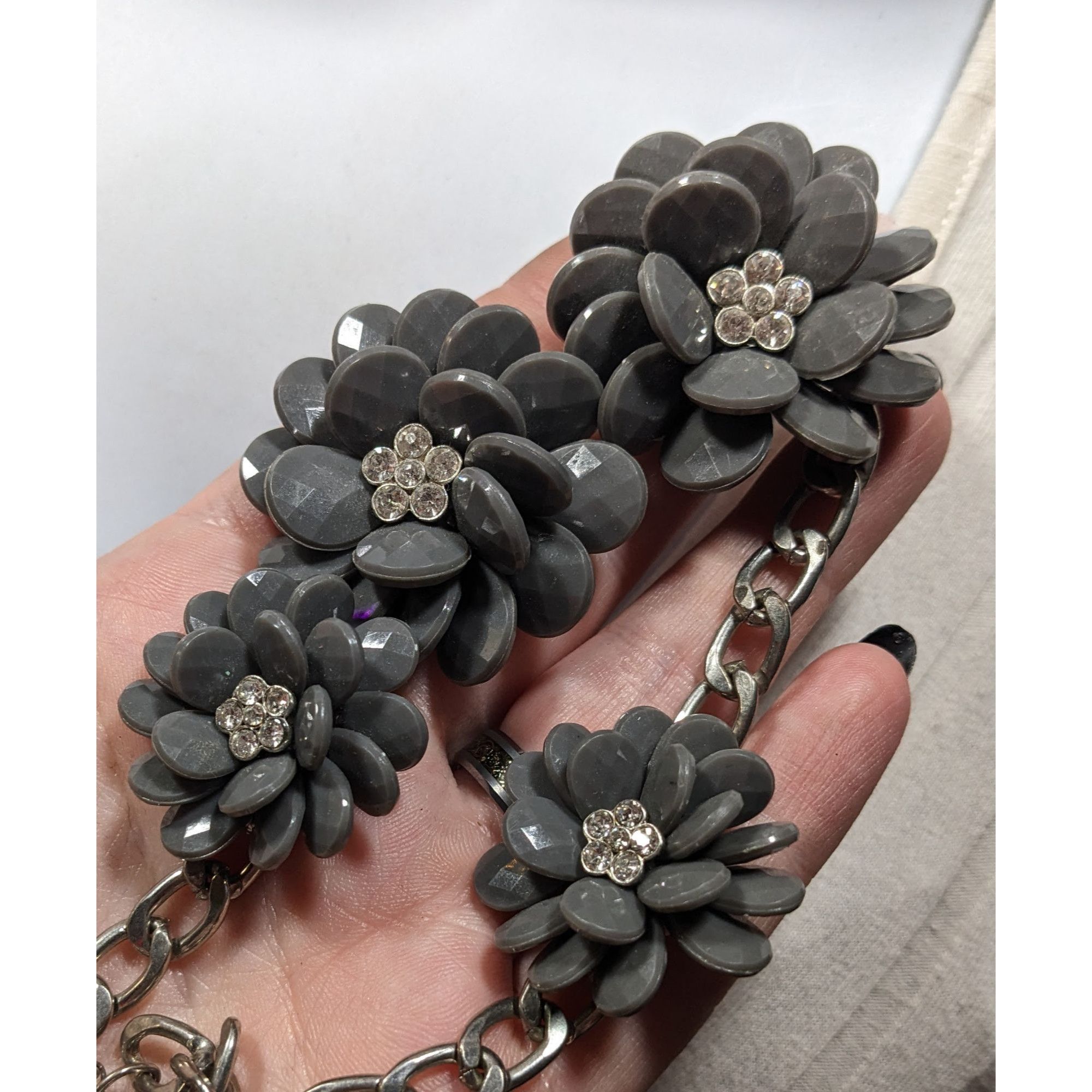 Other Floral Cottagecore Grey And Silver Tone Necklace With Rhines Size ONE SIZE - 7 Thumbnail