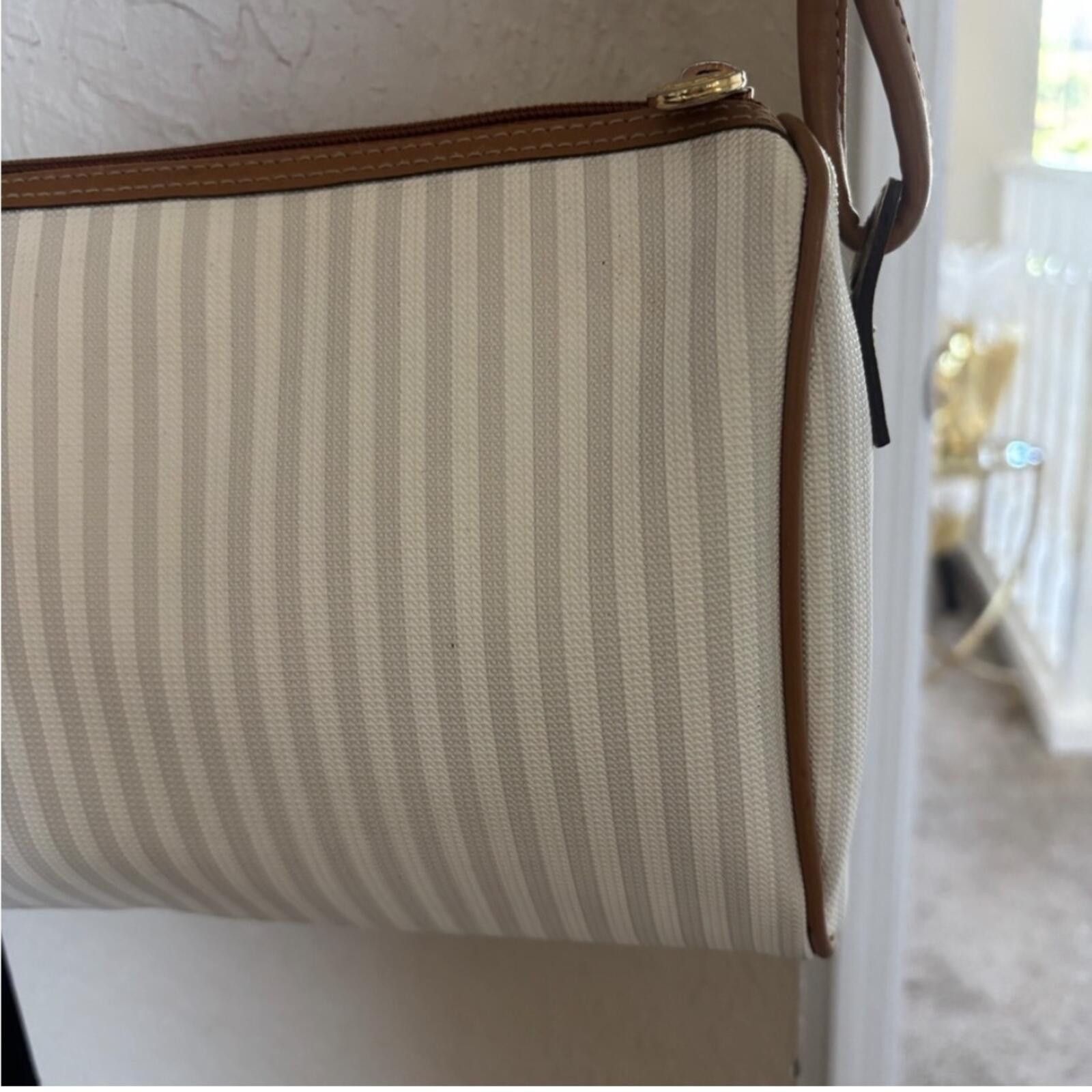 Other ( Moda Italia) Elegant White and Tan Women's Bag Size ONE SIZE - 10 Thumbnail