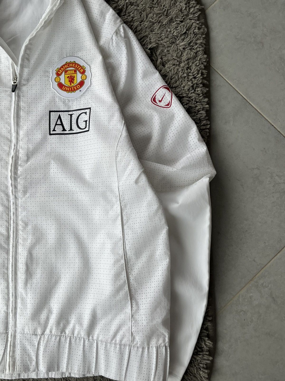 Nike Vintage Nike Light Jacket Soccer football Manchester United Size US L / EU 52-54 / 3 - 3 Thumbnail