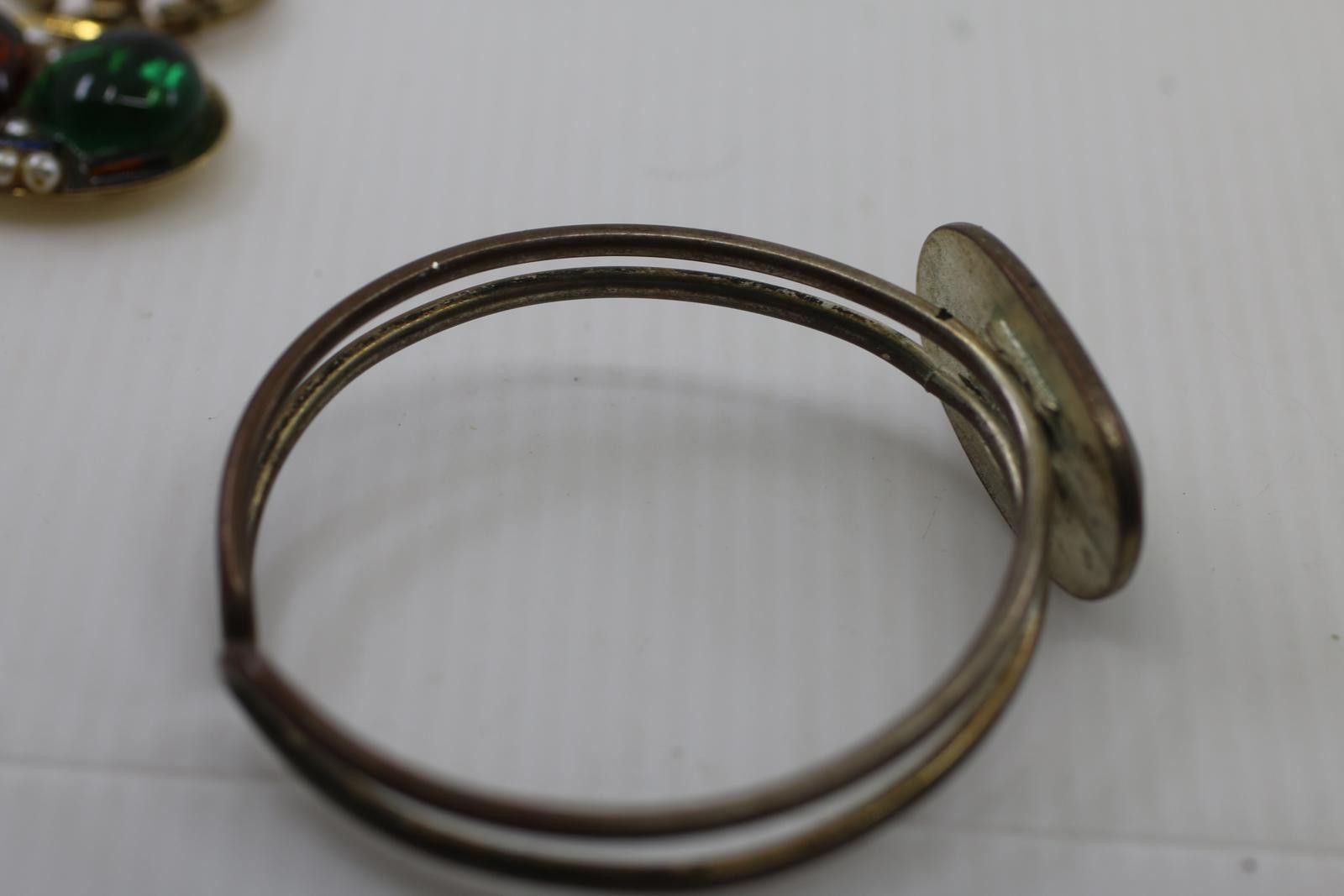 The Unbranded Brand Vintage Mixed Jewelry Lot Cuff Bracelet, Keychain Metal Size ONE SIZE - 7 Thumbnail