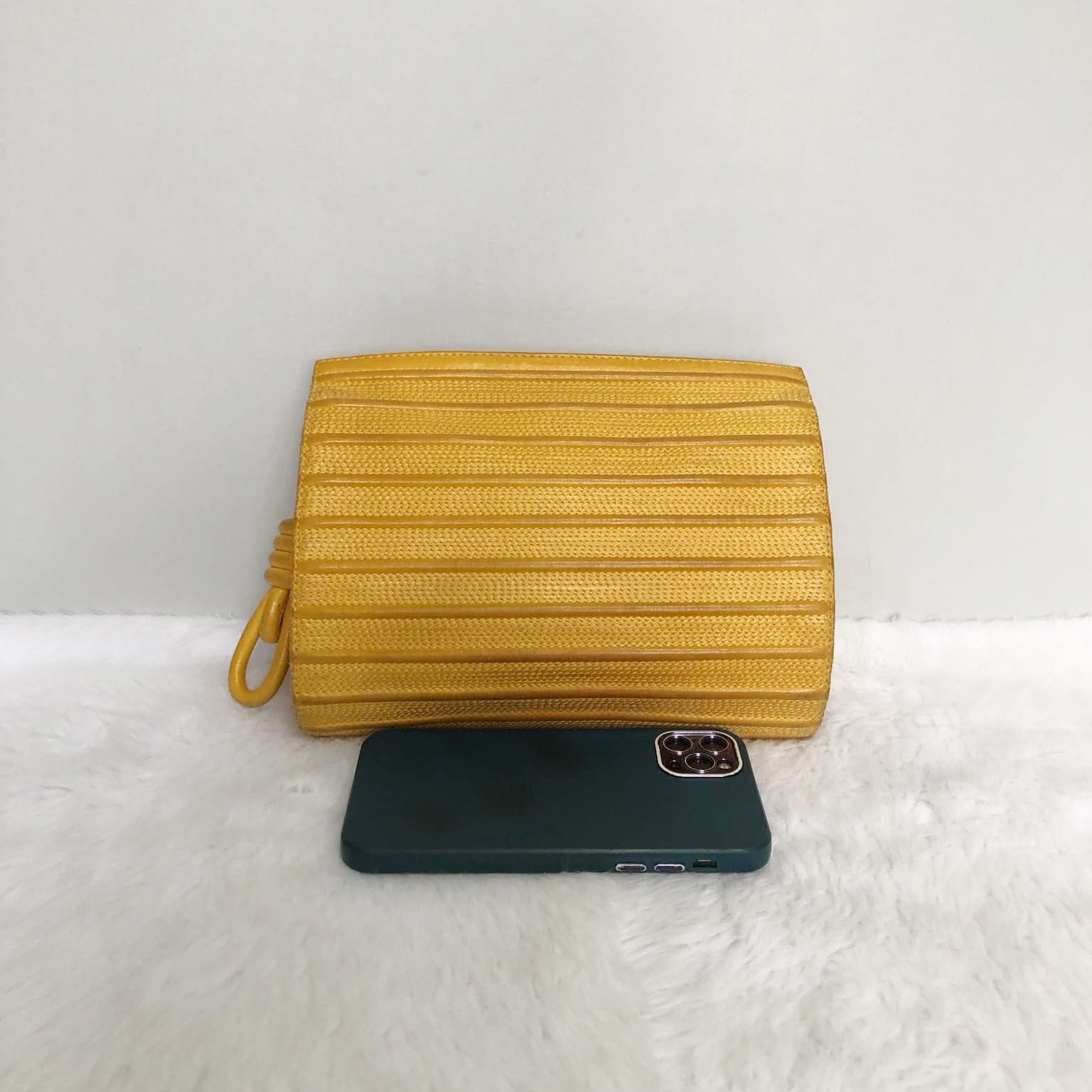 Loewe × Vintage Vintage Mustard Yellow Leather Clutch Bag Size ONE SIZE - 8 Thumbnail