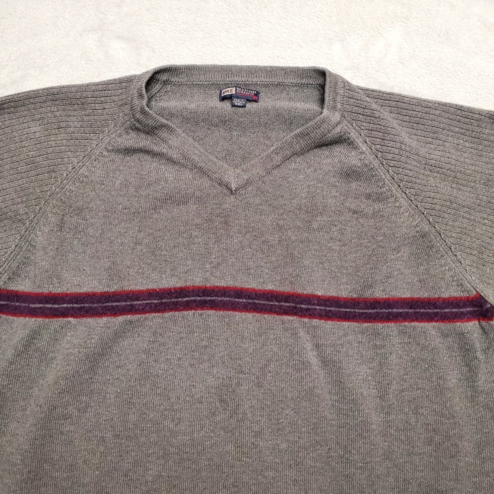Vintage VINTAGE Buckle Sweater Mens 2XL Grey Lambswool Blend V-Neck Pullover Knit Casual Mens Size US XXL / EU 58 / 5 - 2 Thumbnail