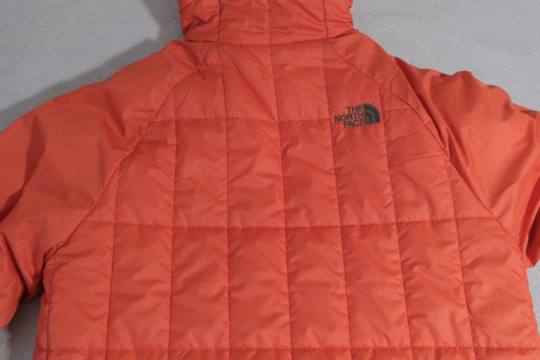 The North Face The North Face Reversible Tiger Camo Orange Jacket (L