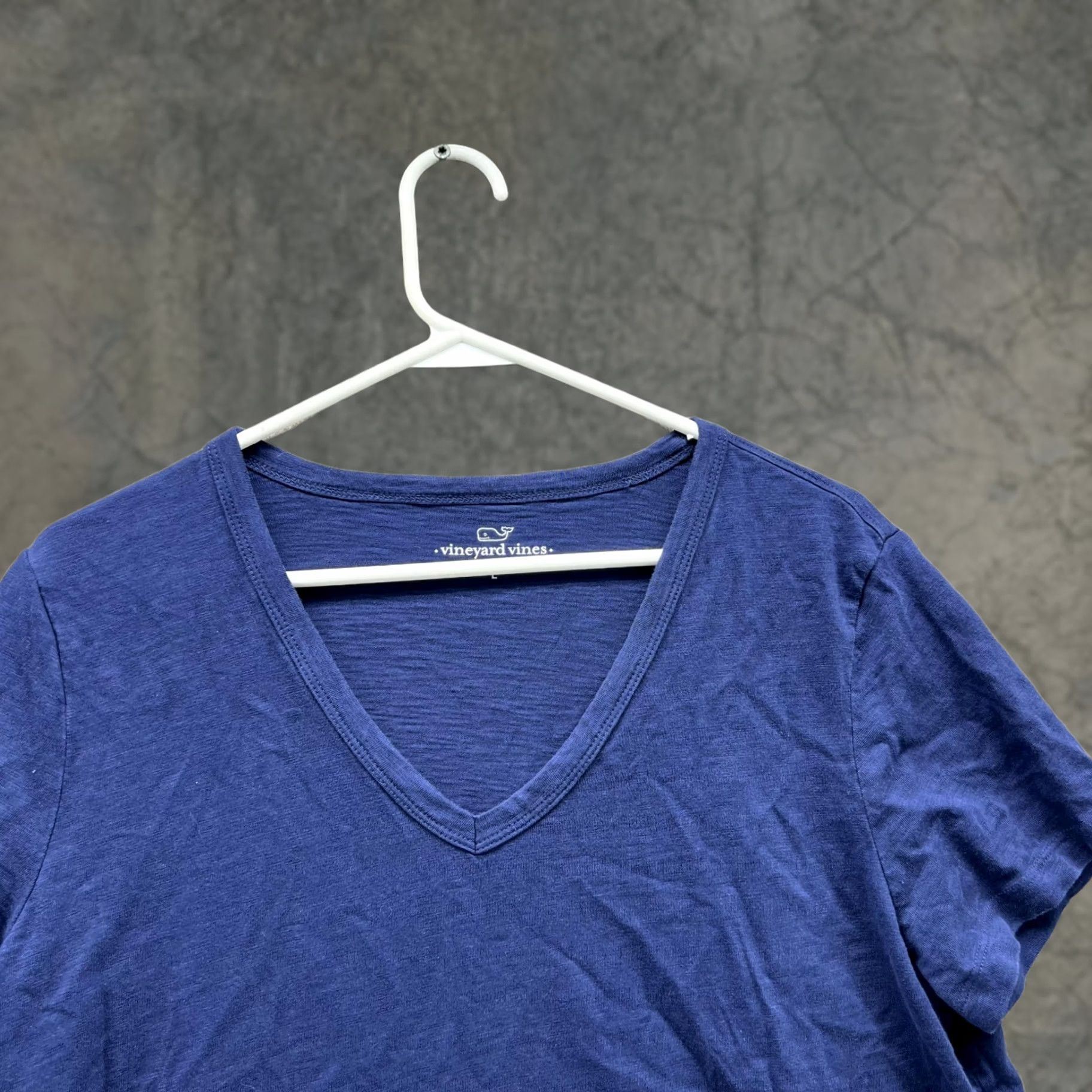 Vineyard Vines Vineyard Vines Shirt Women Large Tee V-Neck Cotton Blue Navy Casual Short Sleeve Size L / US 10 / IT 46 - 1 Thumbnail