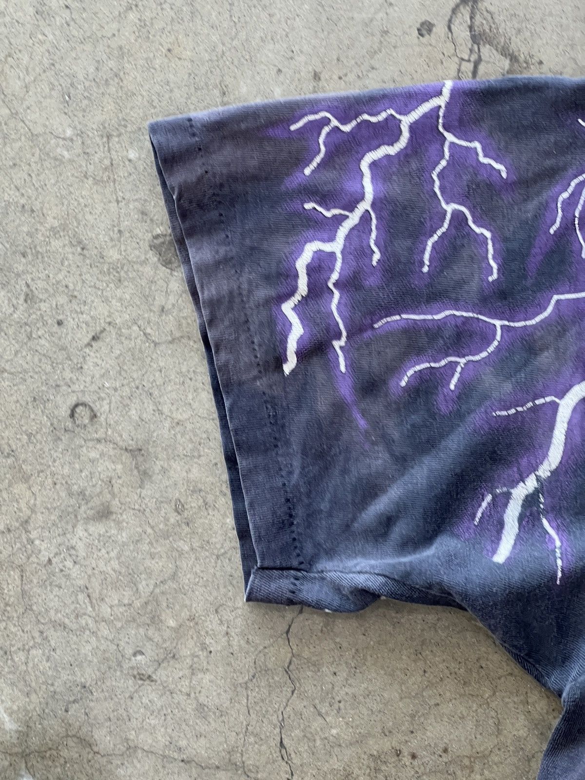 Band Tees Vintage 90s Brooks & Dunn AOP Lightning Thrashed Tee XL Size US XL / EU 56 / 4 - 6 Thumbnail