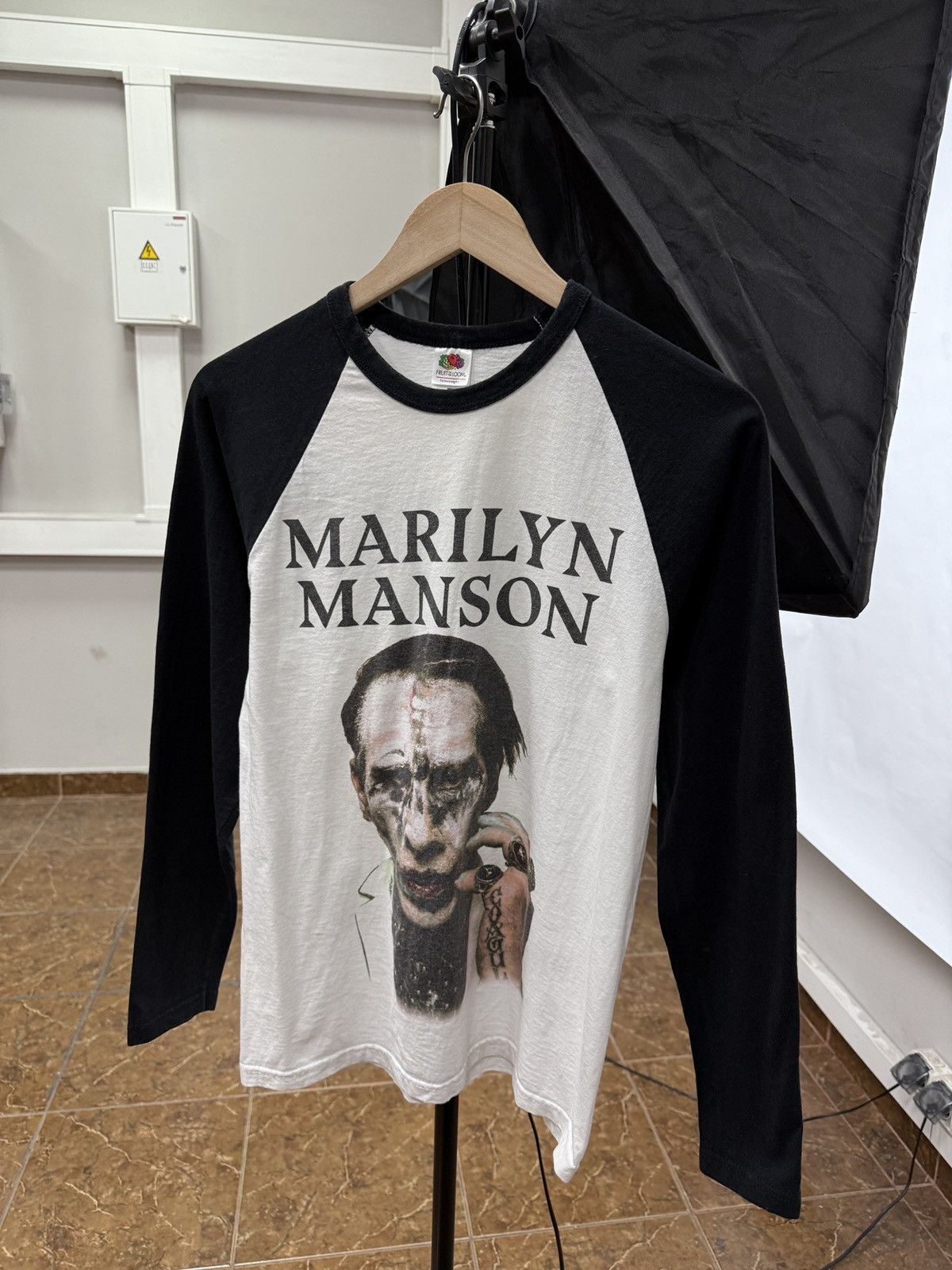 Marilyn Manson 🇺🇸Vtg Marilyn Manson Heaven Upside Down Tour 2017 Long Sleeve Size US M / EU 48-50 / 2 - 1 Thumbnail