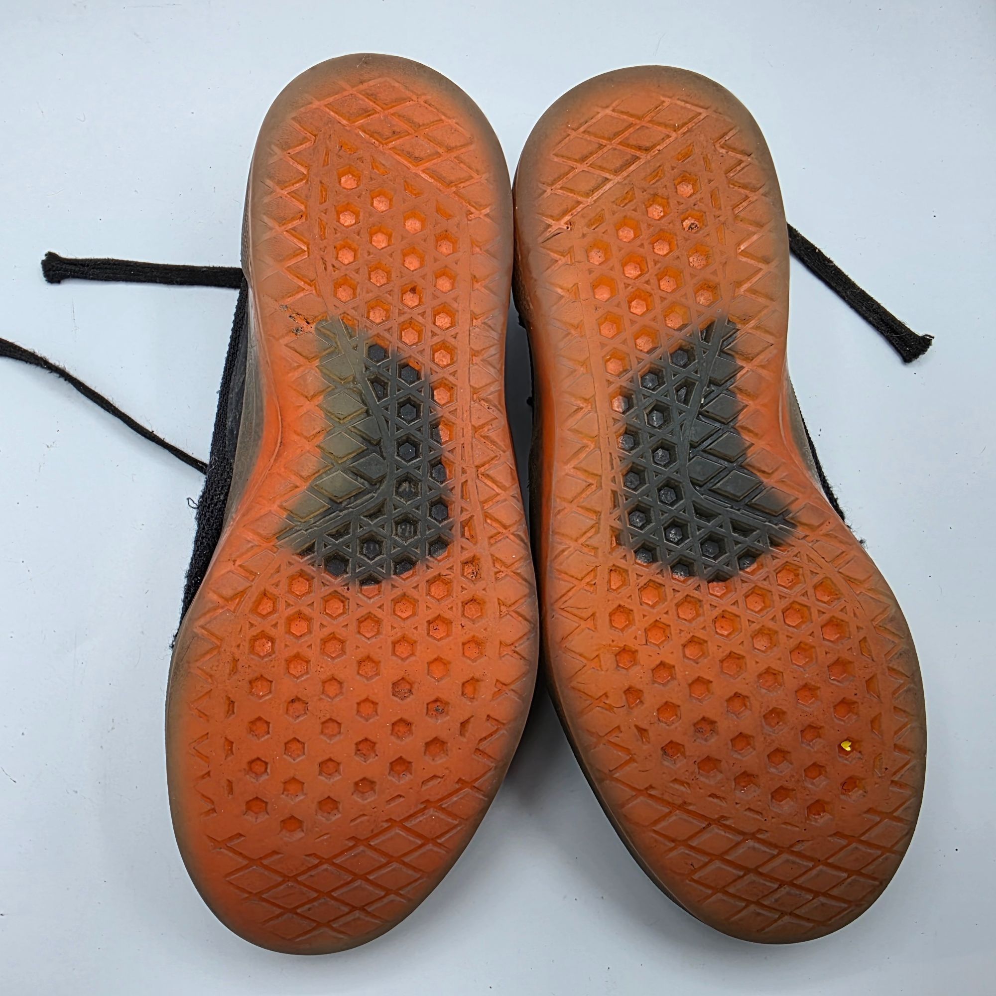Vans Vans Ave Pro Mens Size 6 Black Orange Athletic Shoes Skatebo Size US 6 / EU 39 - 7 Thumbnail