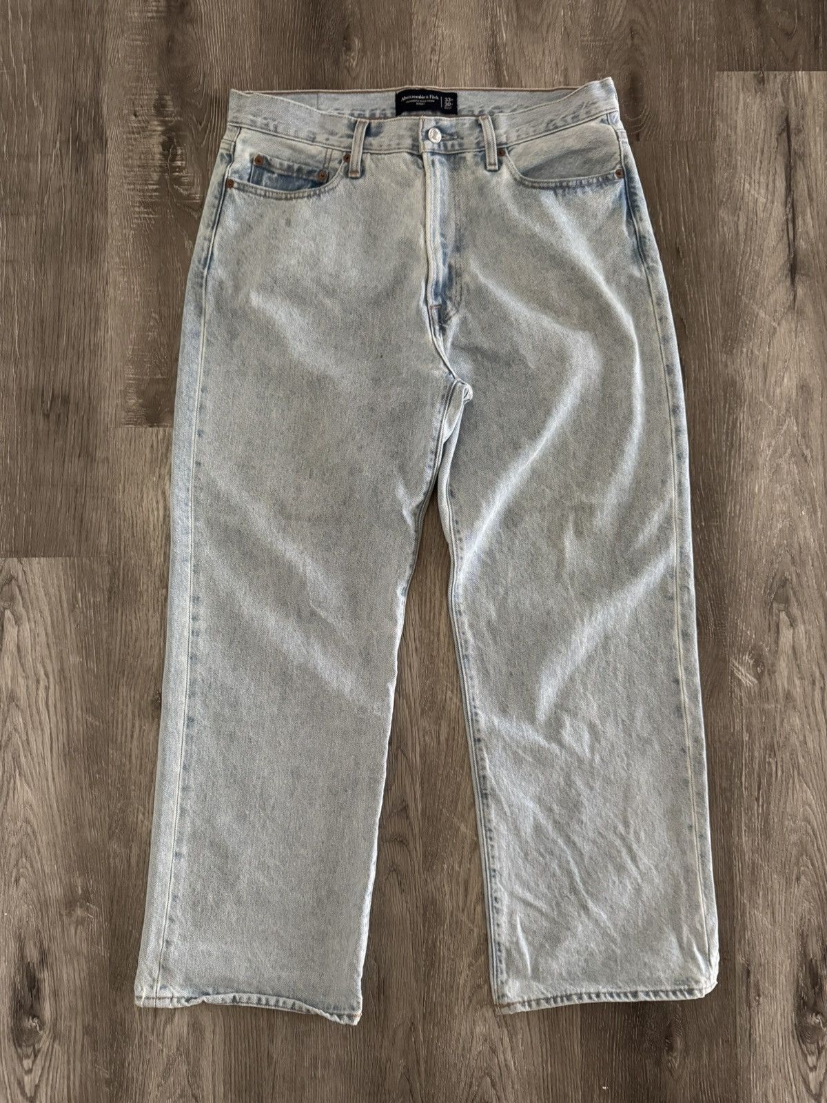 ABERCROMBIE & FITCH BAGGY DENIM