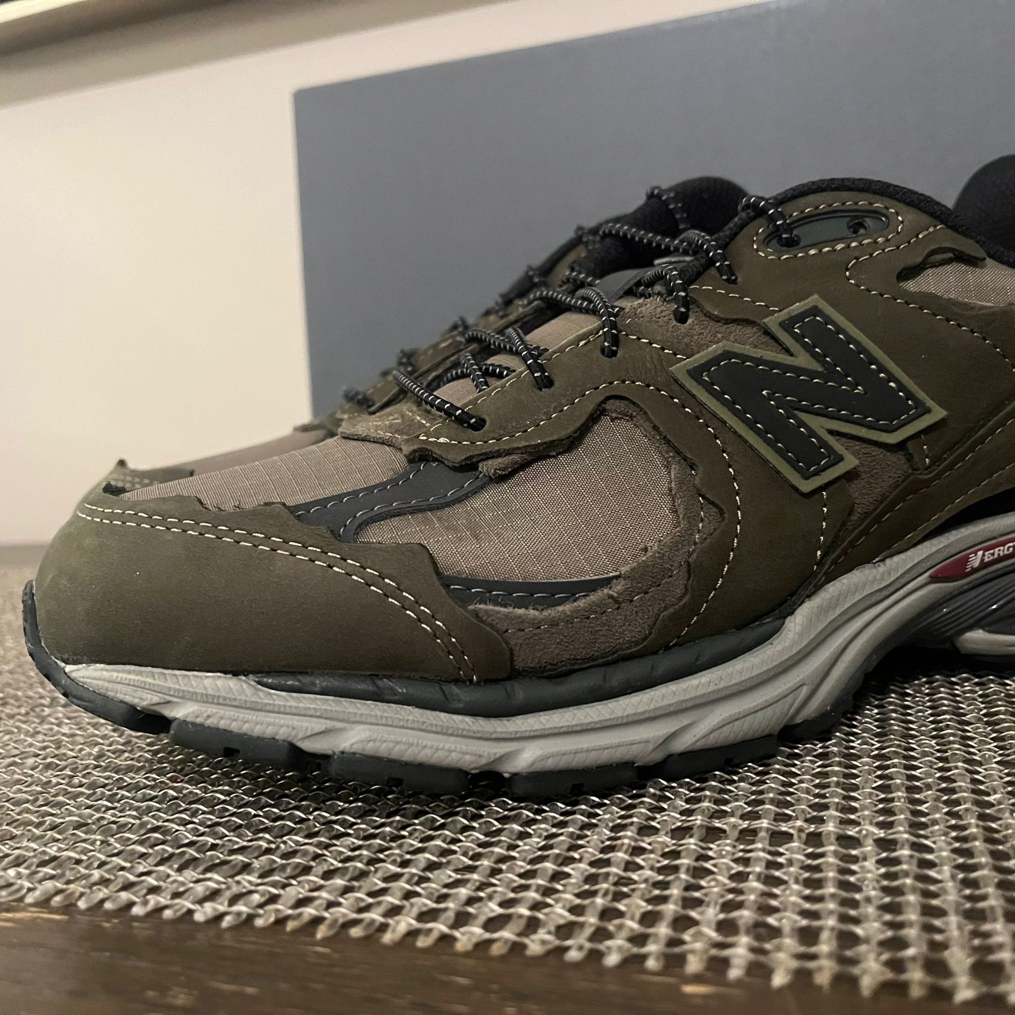 New Balance 2002 Protection Pack Sneakers in Khaki Green Size US 9 / EU 42 - 5 Thumbnail