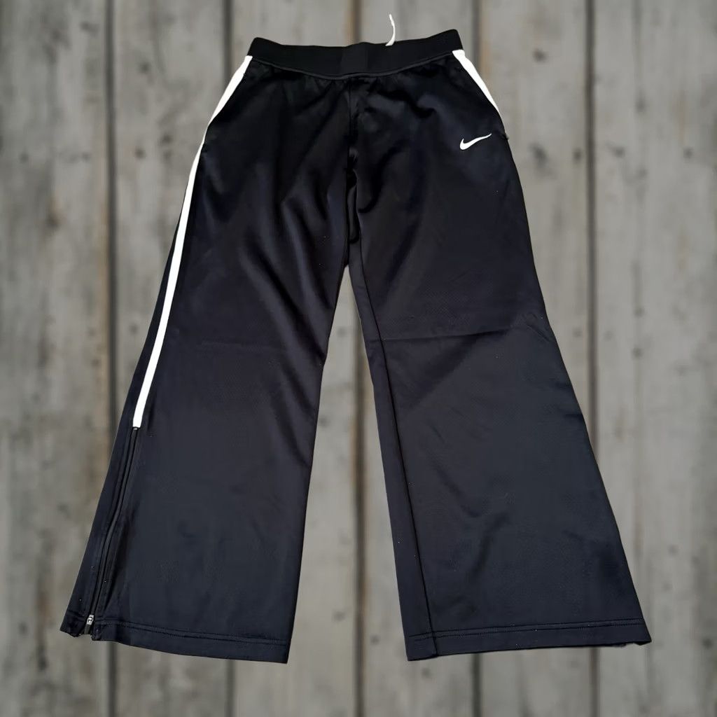 Nike Nike Pants Women Medium Black Dri Fit Training Wide Leg Zipper Mystic II Size 32" / US 10 / IT 46 - 1 Thumbnail