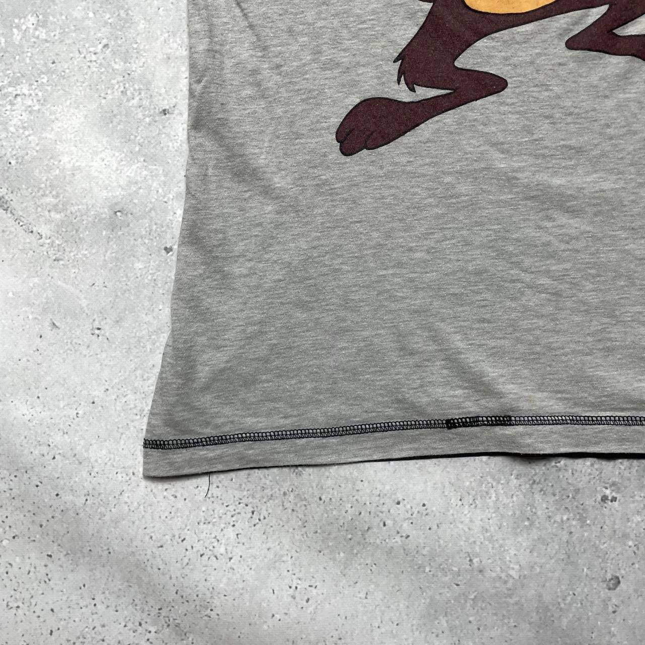 Cartoon Network × Disney × Vintage Vintage 90s Taz Looney Tunes T Shirt Gray/ Black Size L Size US XL / EU 56 / 4 - 11 Thumbnail