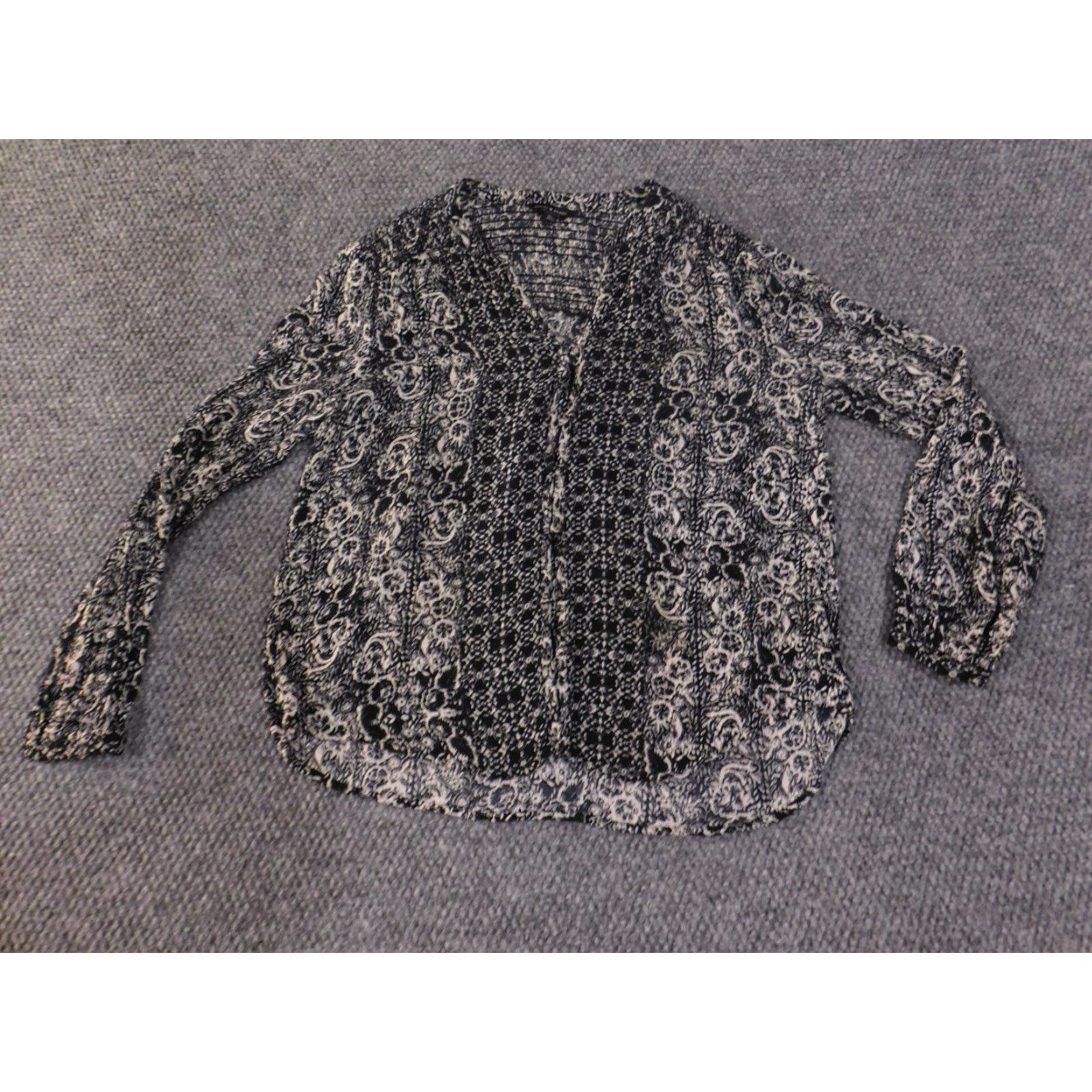 Lucky Brand Lucky Brand Shirt Blouse Womens XS Geometric Patchwork V-Neck Flutter Sleeve Black Size XS / US 0-2 / IT 36-38 - 4 Thumbnail