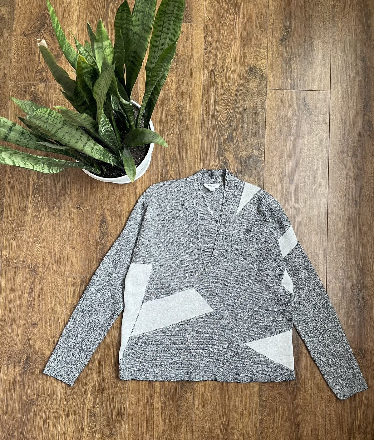 Designer × Helmut Lang Helmut Lang v-neck knitted woman sweater Size S / US 4 / IT 40 - 1 Thumbnail