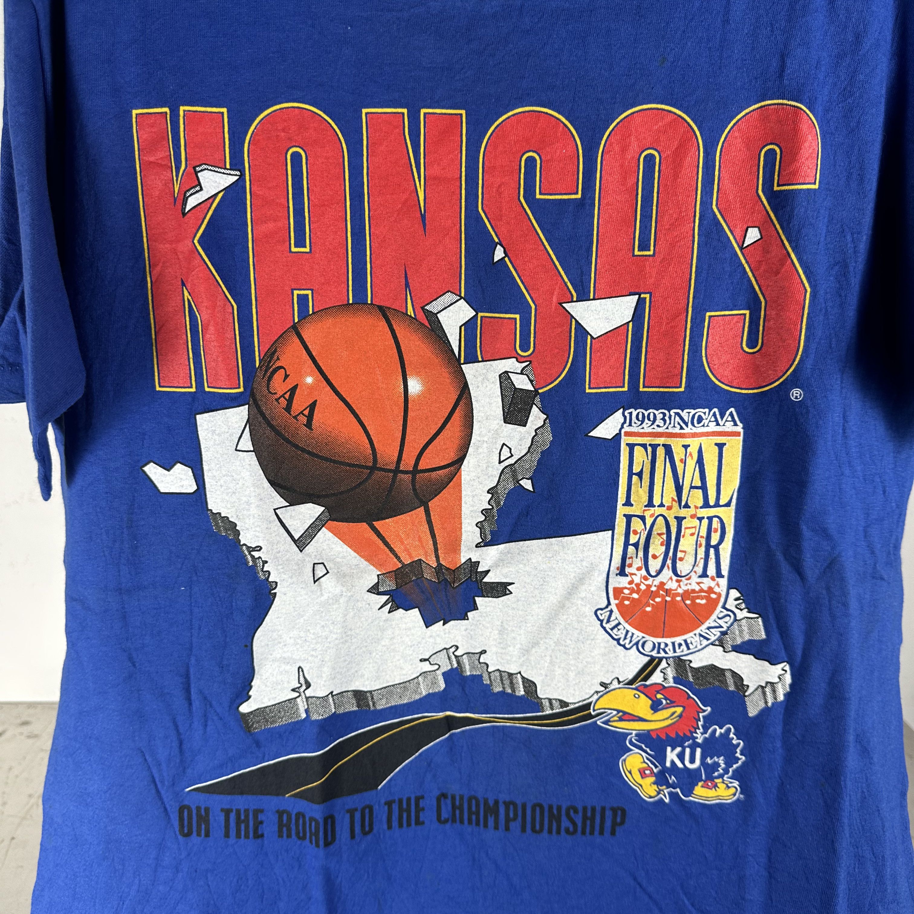 Vintage ​​1993 Kansas Jayhawks NCAA Basketball Final Four T-shirt Size US L / EU 52-54 / 3 - 2 Thumbnail