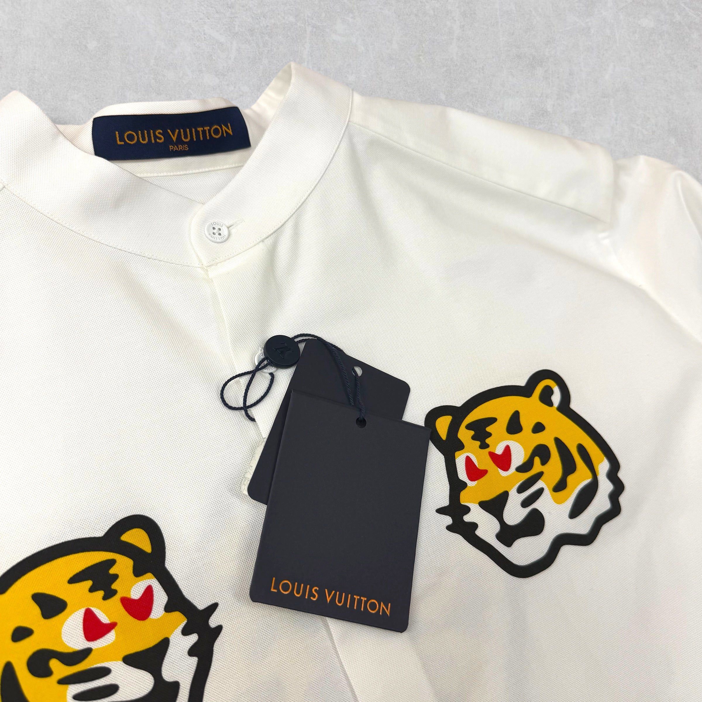 Louis Vuitton Louis Vuitton X Nigo Tiger Mandarin Collar Shirt XL Size US XL / EU 56 / 4 - 5 Thumbnail