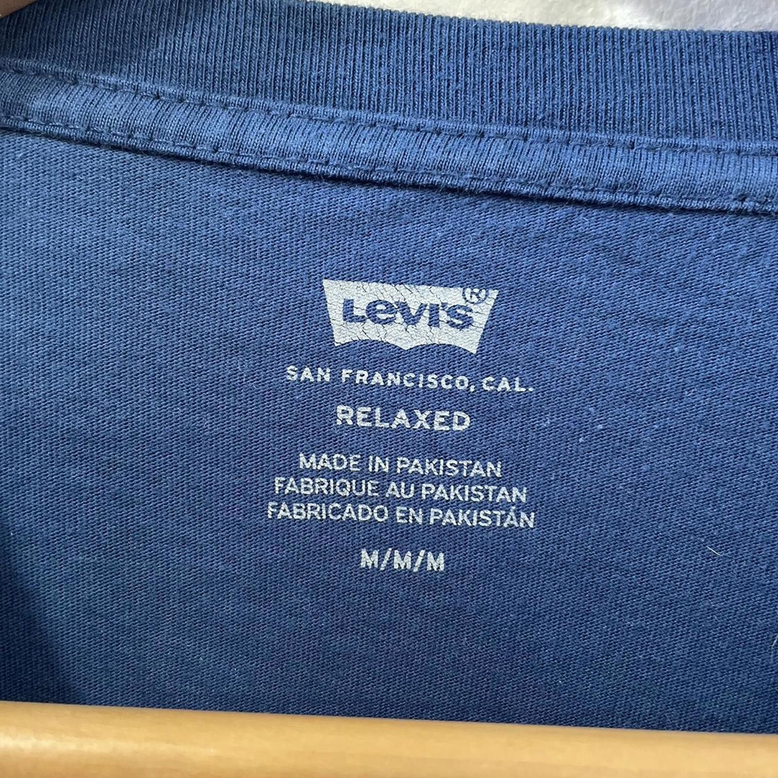 Levi's Levi's Men's Blue and Navy Tshirt Size US M / EU 48-50 / 2 - 3 Thumbnail