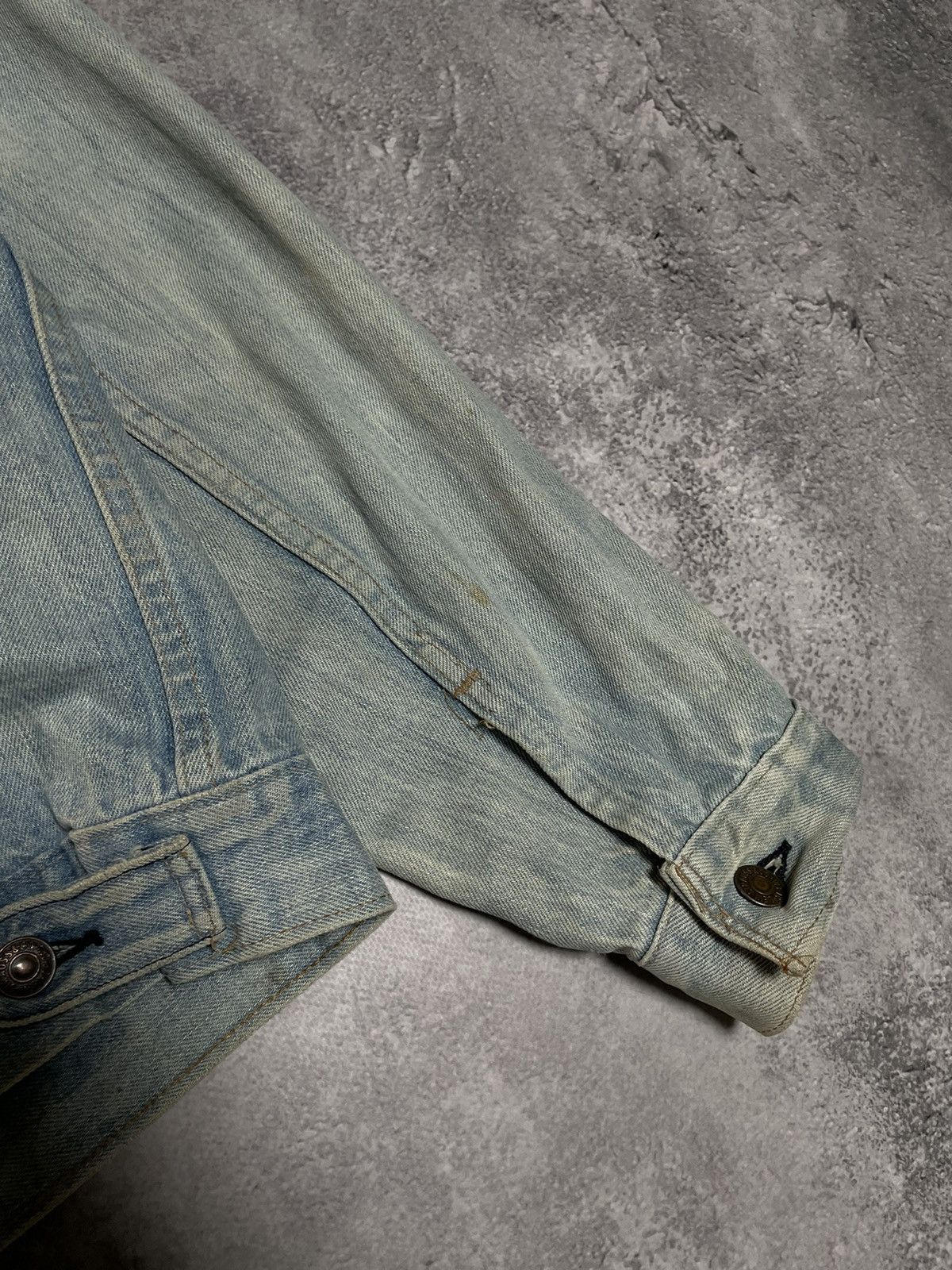Levi's Vintage 80s Levi’s Light Wash Denim Trucker Jacket Size US M / EU 48-50 / 2 - 16 Thumbnail
