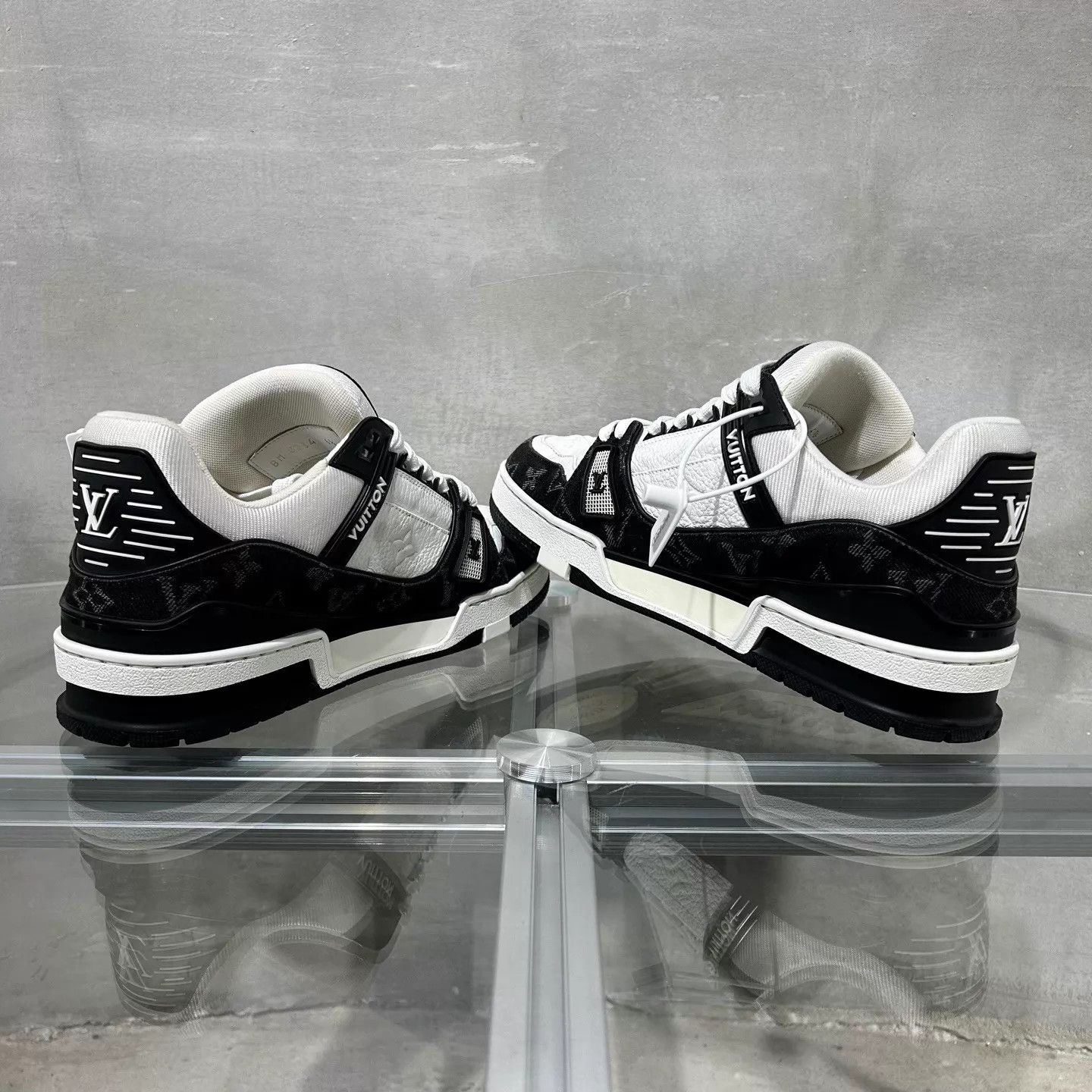 Louis Vuitton LV Trainer Black & White Denim UK6.5/40.5 Size US 7.5 / EU 40-41 - 5 Thumbnail