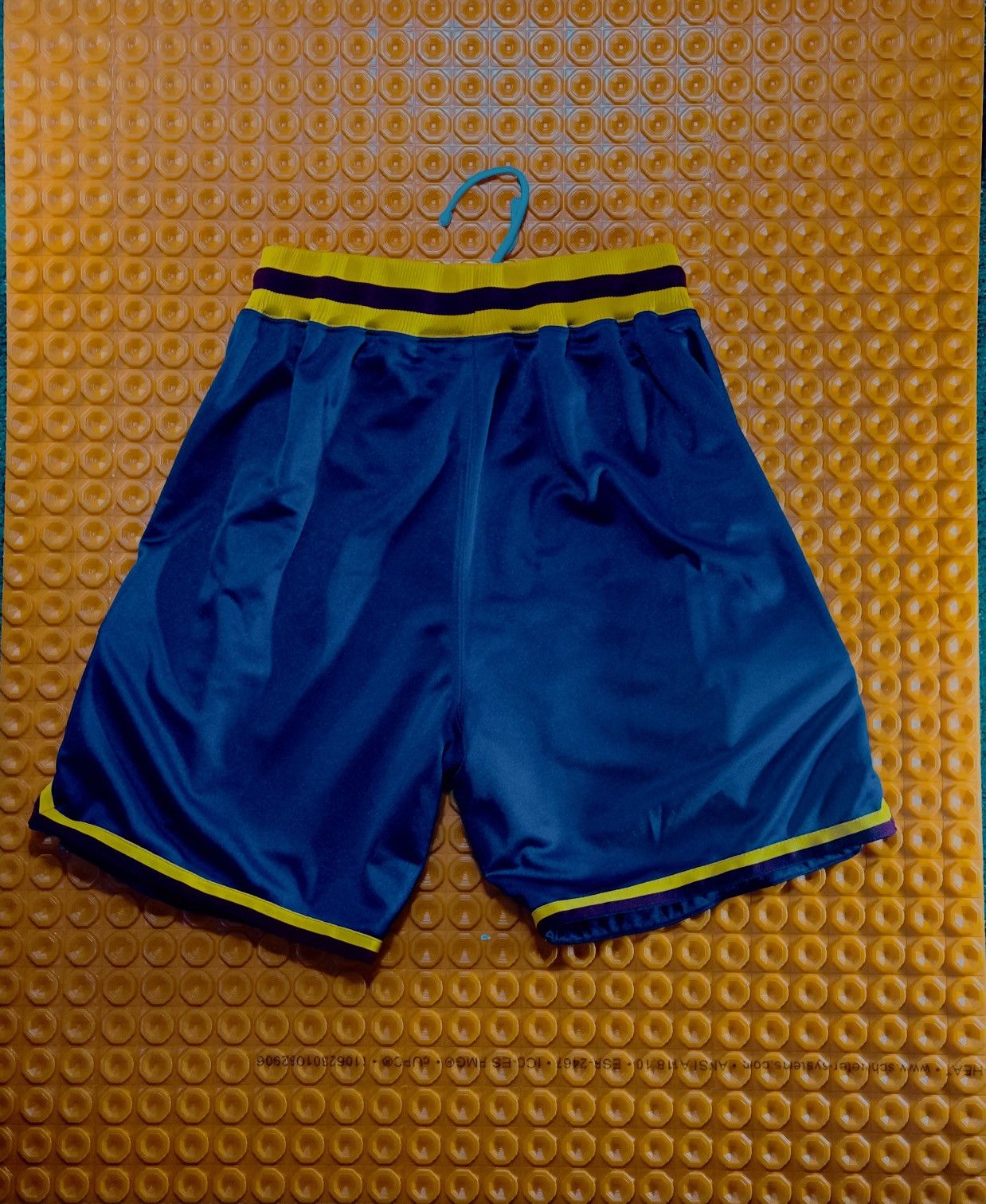 Mitchell & Ness Mitchell+Ness Authentic Cleveland Cavs Away Shorts Men’s L Size US 34 / EU 50 - 6 Thumbnail