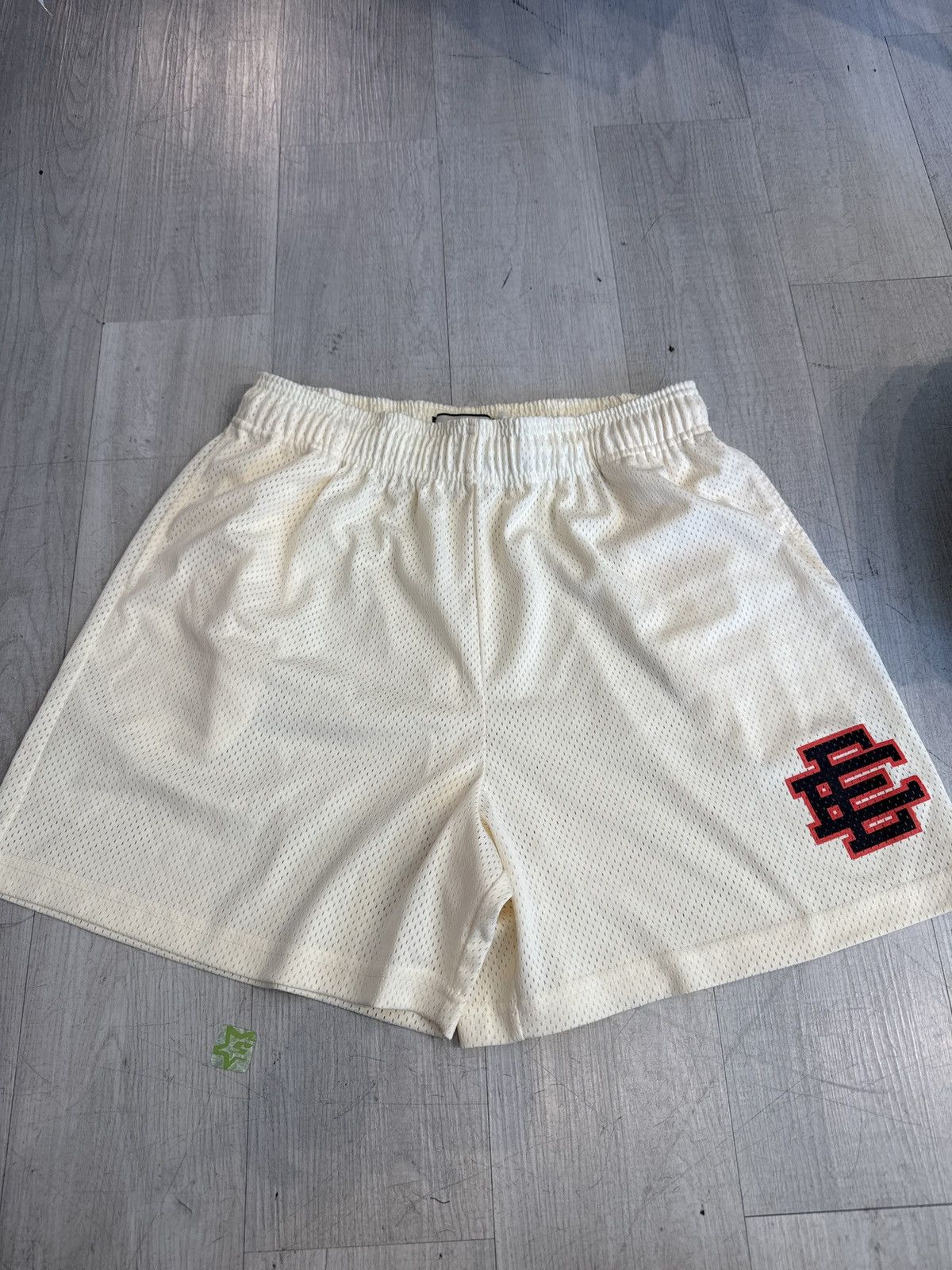 Eric Emanuel Eric Emanuel cream black red shorts Size US 38 / EU 54 - 1 Thumbnail