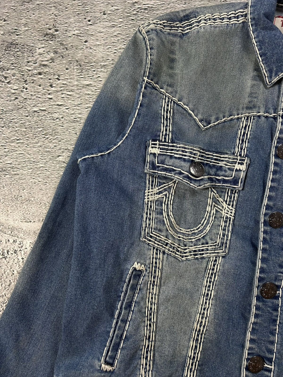 True Religion True Religion denim jacket trucker washed White stitching Size US M / EU 48-50 / 2 - 2 Thumbnail