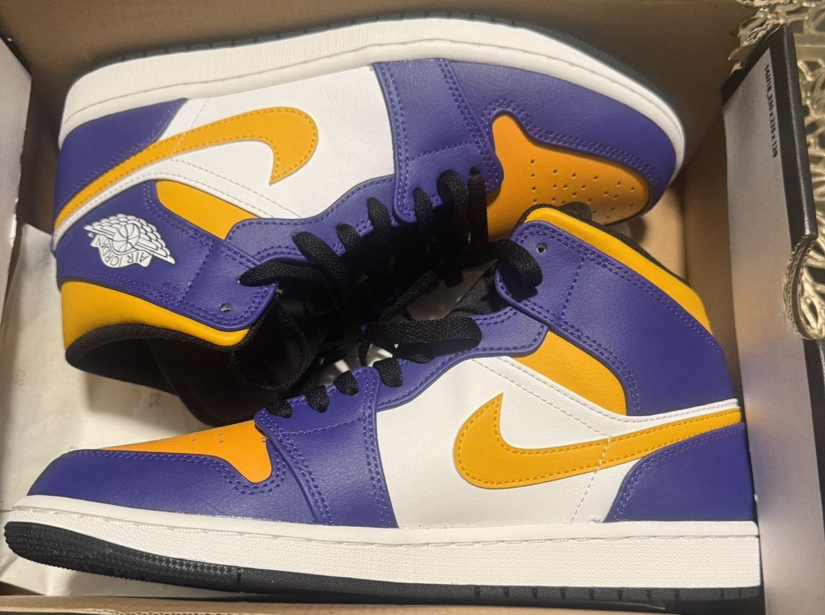 Jordan Brand Nike Air Jordan 1 Mid Lakers Purple University Gold Retro Size US 9.5 / EU 42-43 - 6 Thumbnail