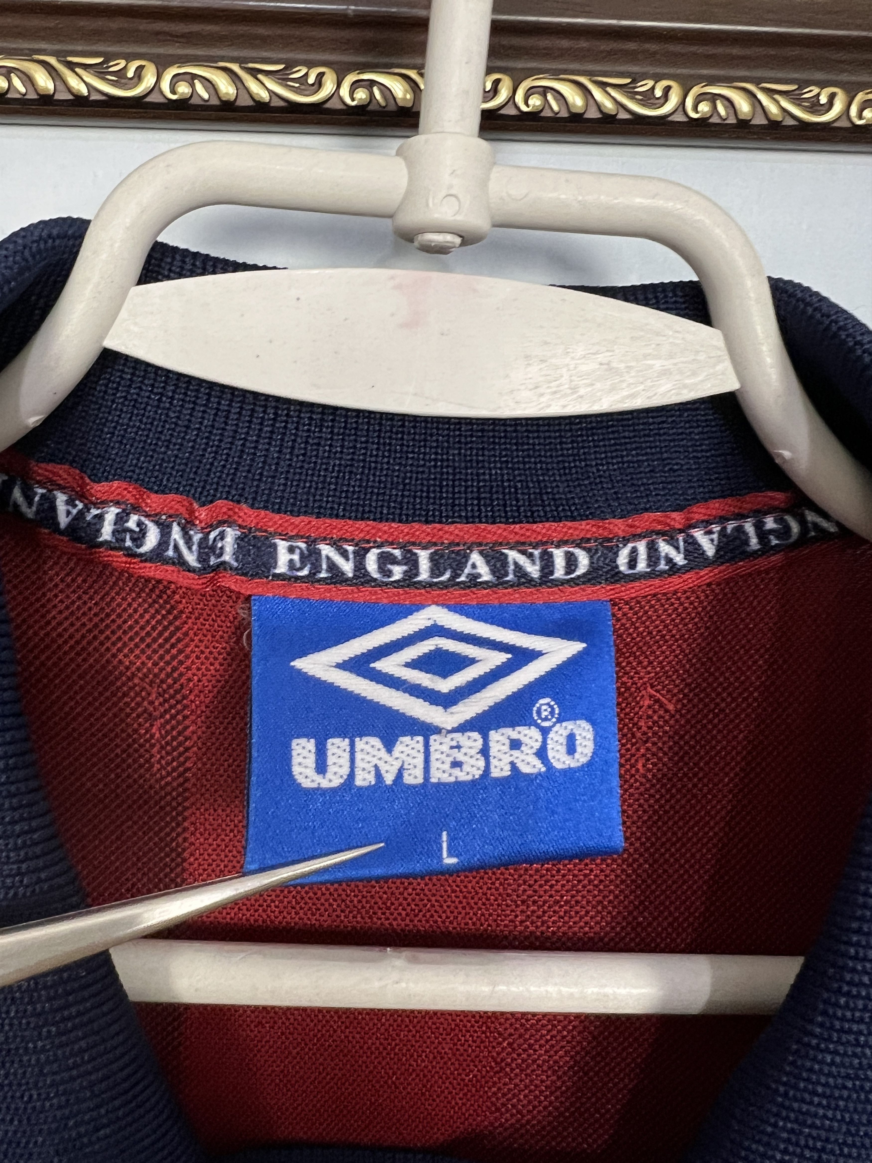 Umbro England Away football shirt 1997 Soccer Umbro Jersey Trikot Size US L / EU 52-54 / 3 - 6 Thumbnail