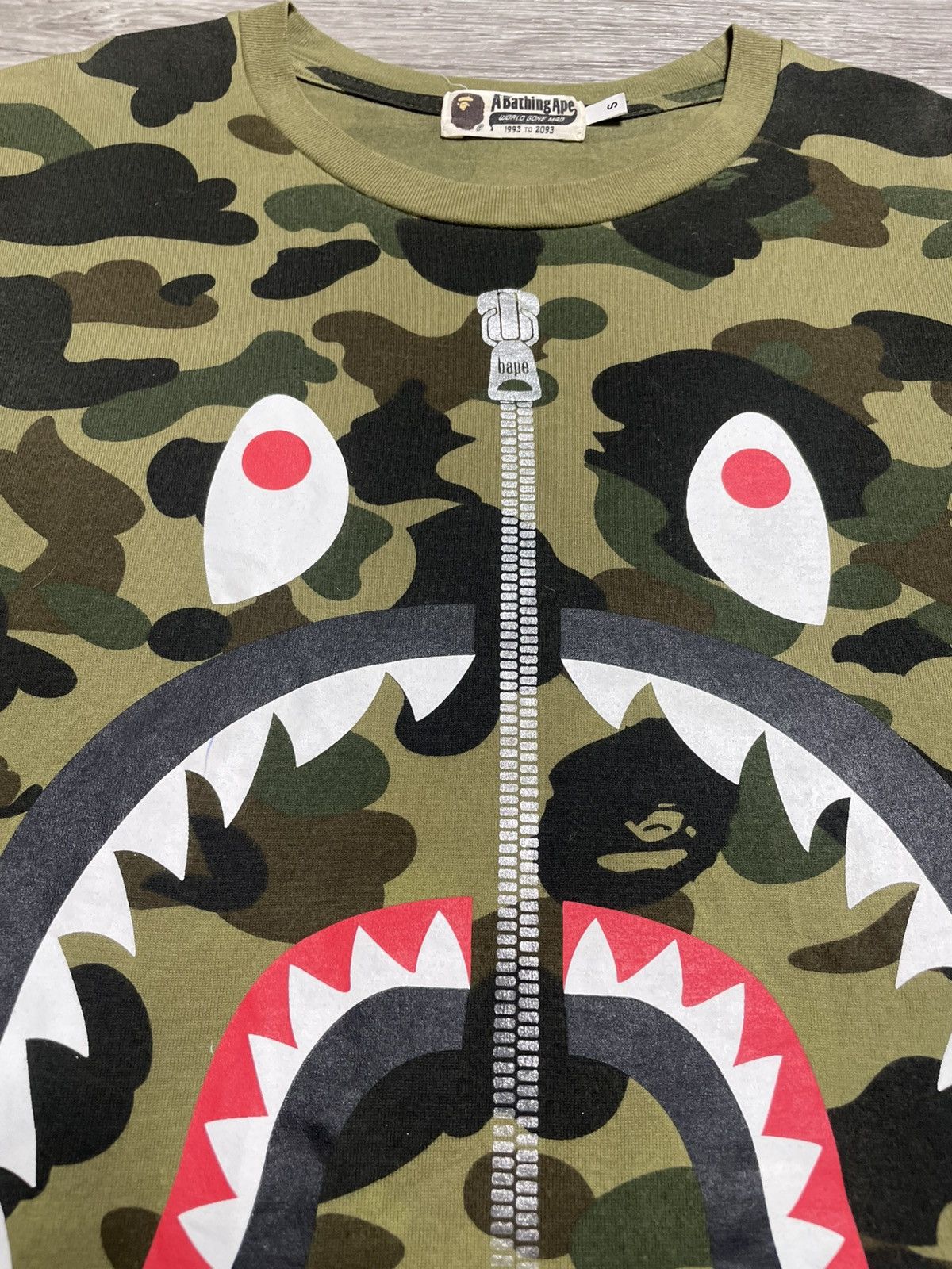 Bape Bape 1st Camo Shark T-Shirt Size US S / EU 44-46 / 1 - 7 Thumbnail