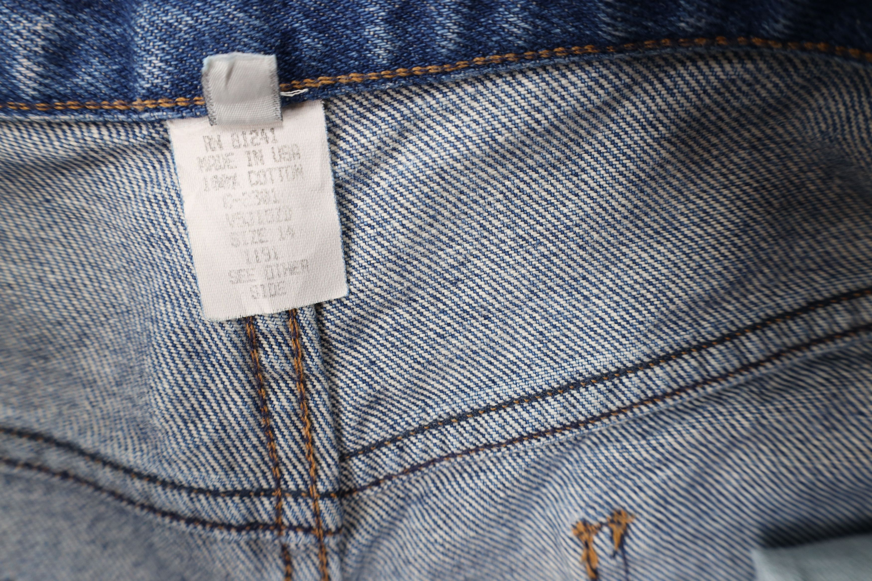 Vintage Vintage 90s Armani Jeans Spell Relaxed Tapered Leg Jeans USA Size 36" / US 14 / IT 50 - 9 Thumbnail