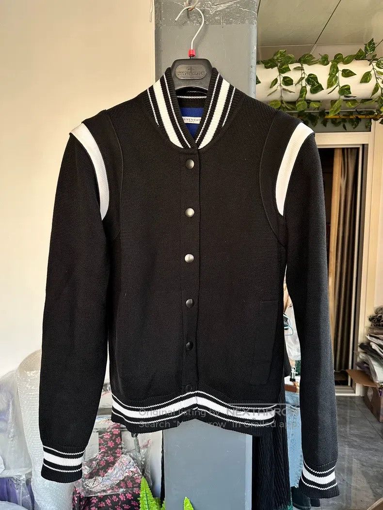 Givenchy Givenchy Black and white full knit embroidered jacket base Size US S / EU 44-46 / 1 - 1 Thumbnail