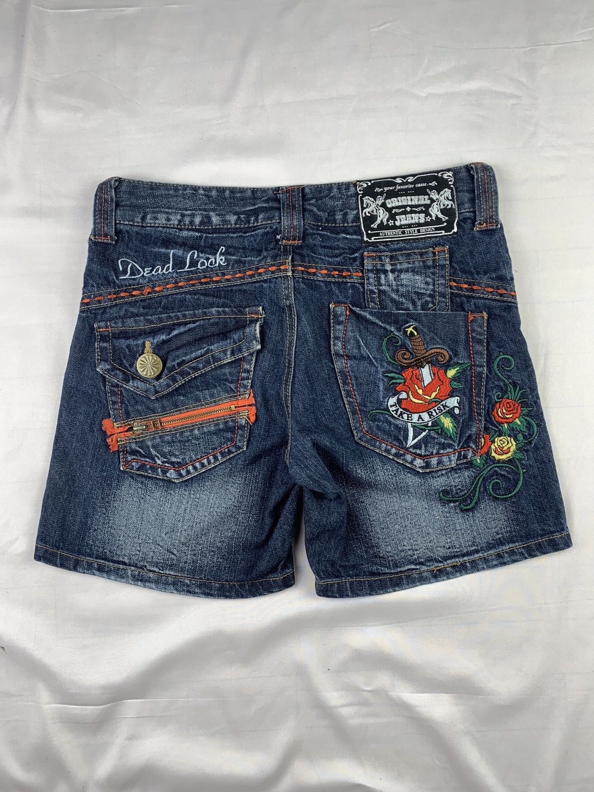 Japanese Brand y2k Dead Lock Japan Rose Tattoo Embroidered Jeans Shorts Size 30" / US 8 / IT 44 - 1 Thumbnail