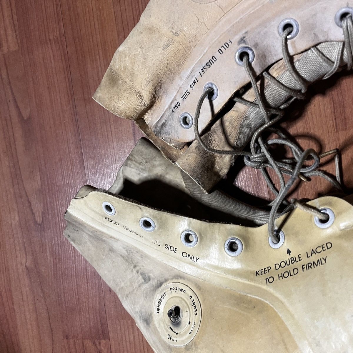 Other Vintage Bata Bunny Boots Size 9 Worn Thrashed White Size US 9 / EU 42 - 3 Thumbnail