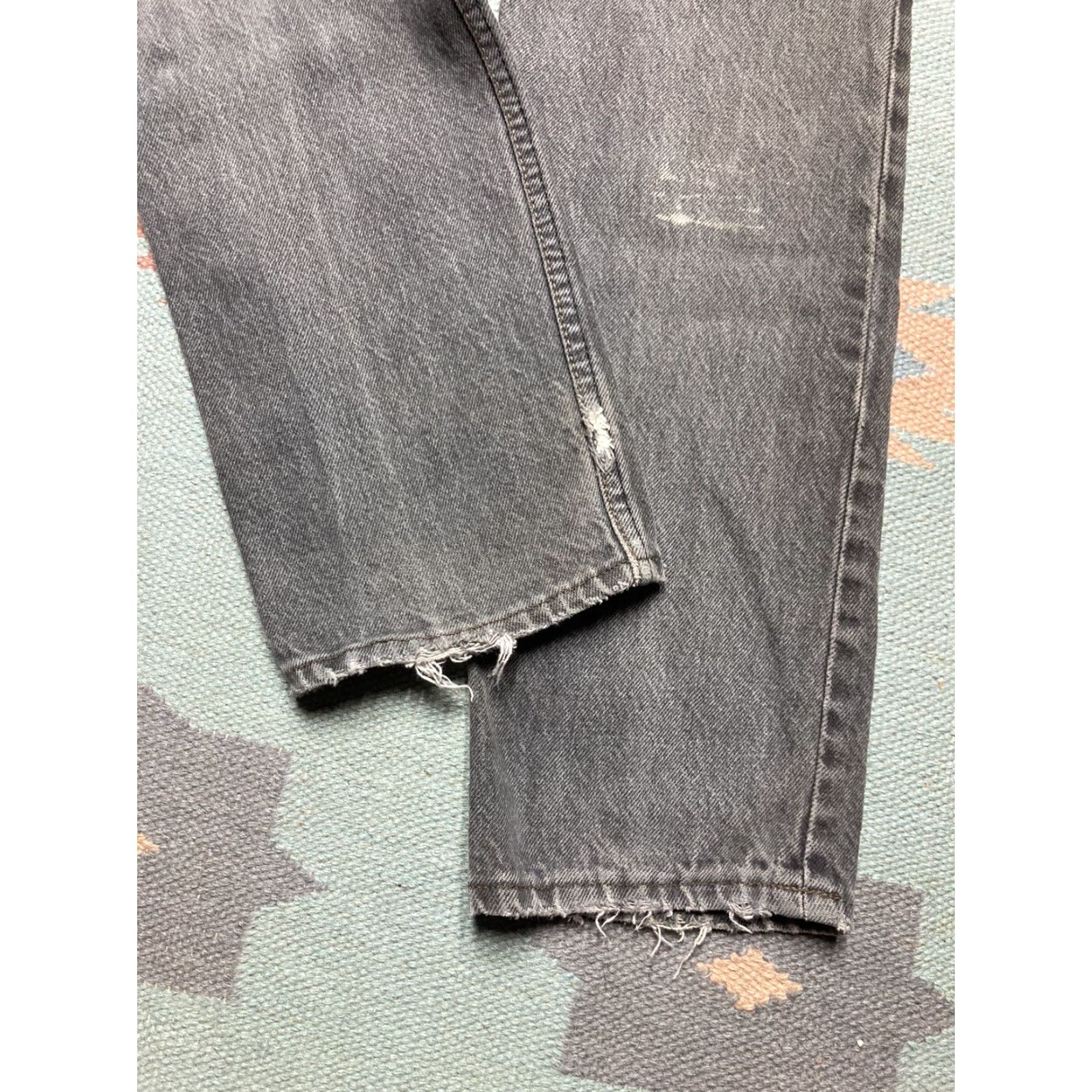 Levi's VINTAGE Levi’s Jeans 40505 0259 Straight Baggy Faded Black Grunge 31x33 Mens Jeans Size US 31 - 3 Thumbnail