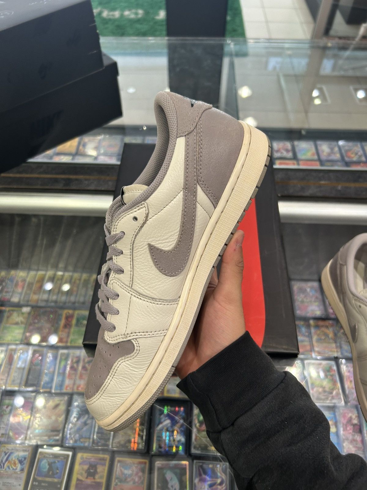 Jordan Brand Jordan 1 low atmosphere Size US 11 / EU 44 - 8 Thumbnail