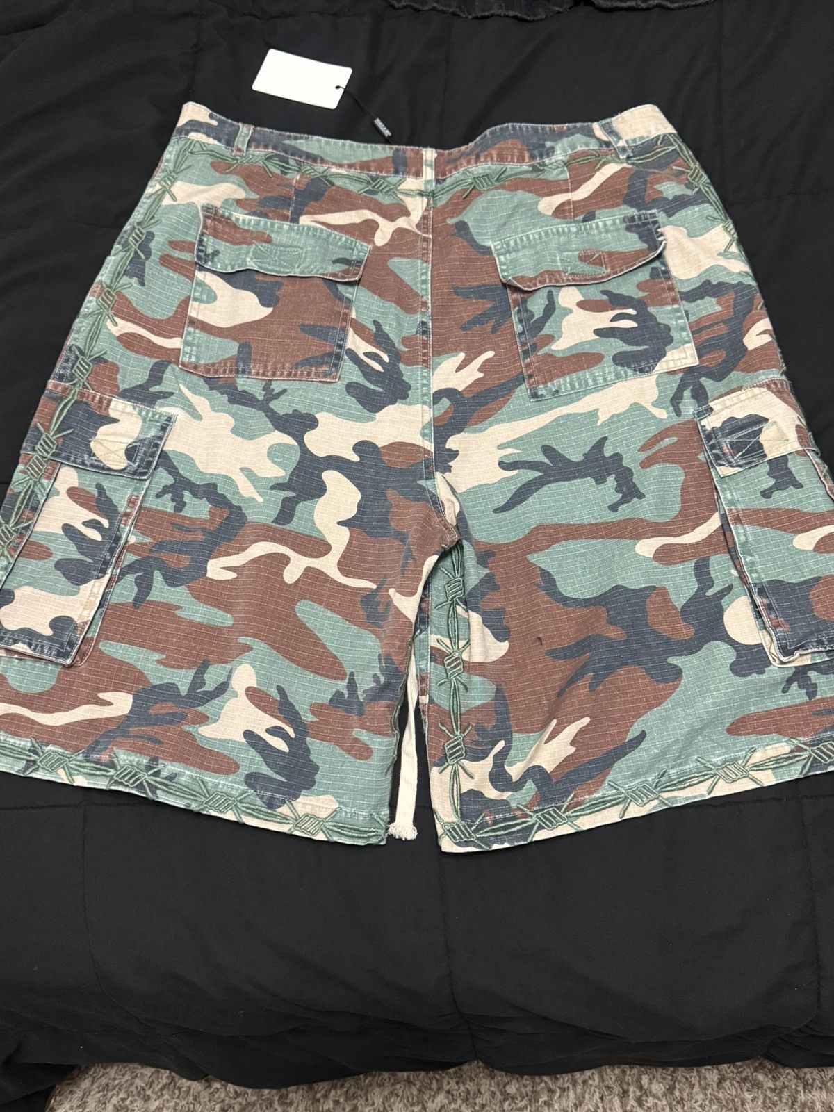 Vale Vale Lives Camo shorts Size US 36 / EU 52 - 1 Thumbnail