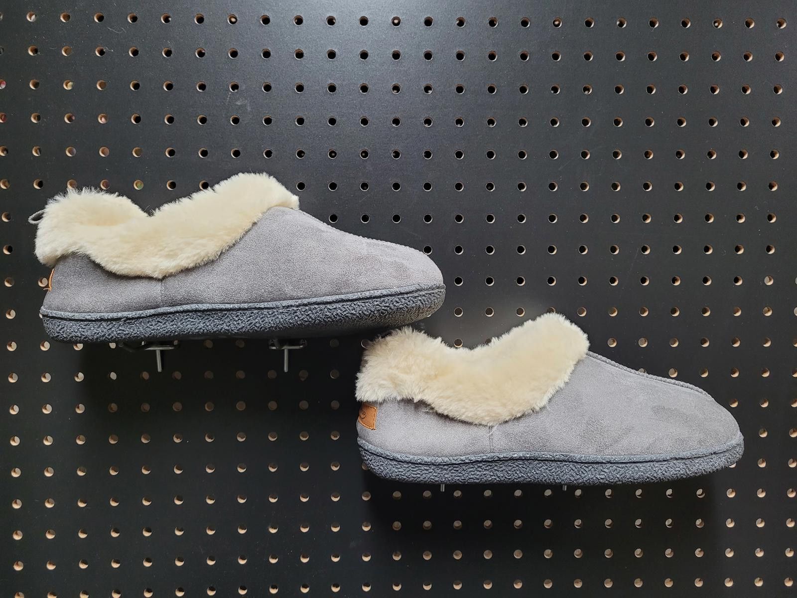 Unknown London Cozy Gray women's Slippers with Plush Lining Size US 9 / IT 39 - 2 Thumbnail