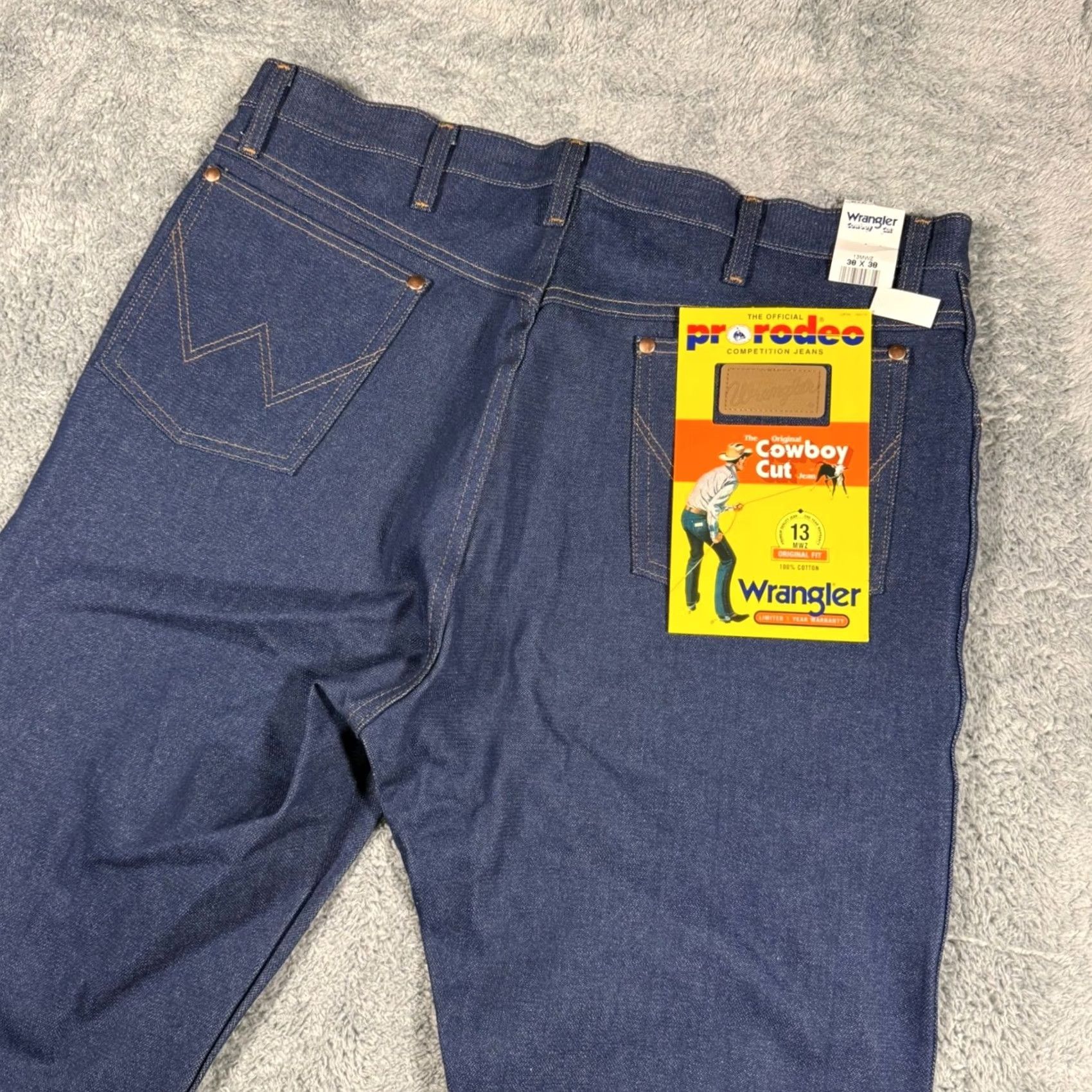 Wrangler VINTAGE Wrangler Cowboy Cut Original Fit Jeans in Dark Wash Blue Mens 38x38 Bootcut Denim Cotton Pockets Stretch 5-Pocket Rodeo Workwear Size US 38 / EU 54 - 6 Thumbnail