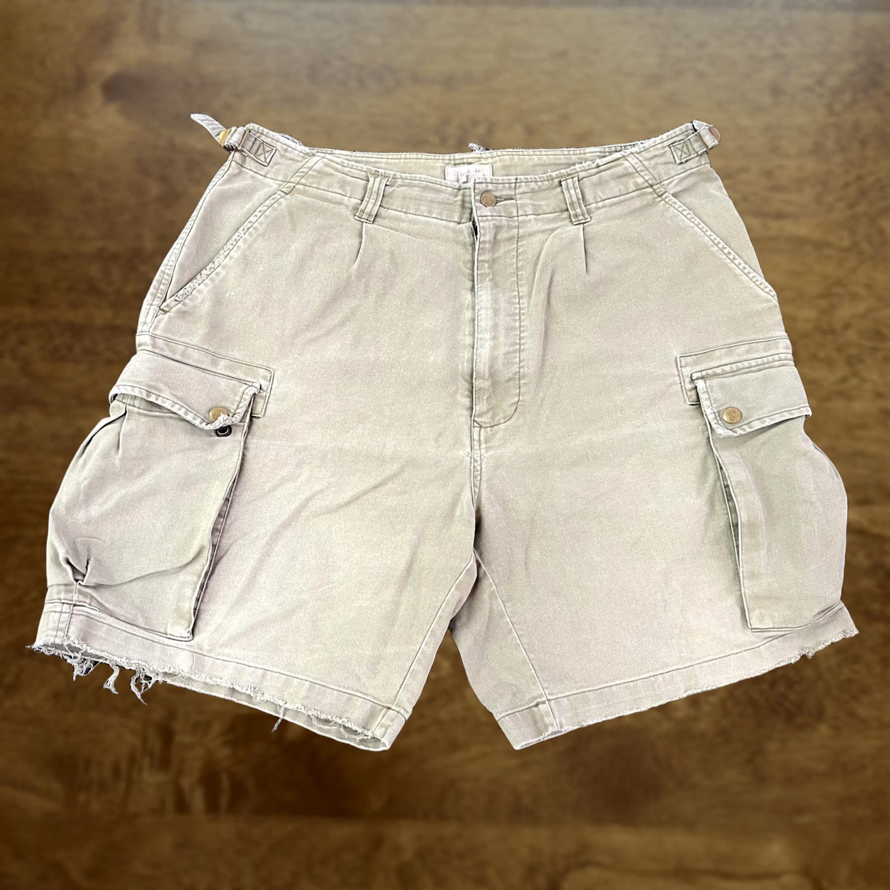 Gap Cargo Shorts Mens 36 Beige Adjustable Waist Pockets Distressed Raw Hem Casual Cargo Shorts Men 36 Beige