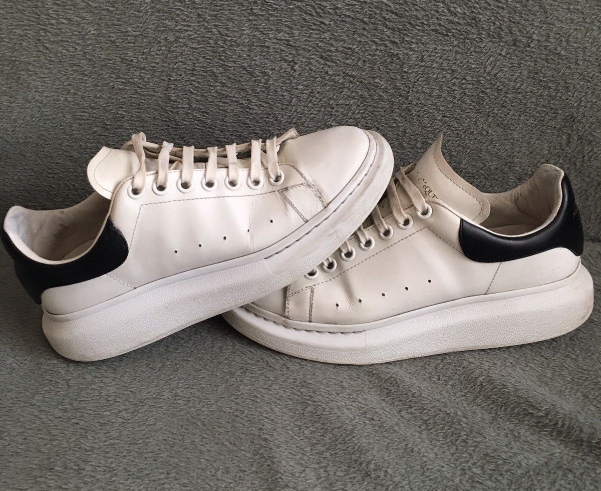 Alexander McQueen Alexander McQueen Oversized White Leather Sneakers EU 41 Size US 8 / EU 41 - 10 Thumbnail