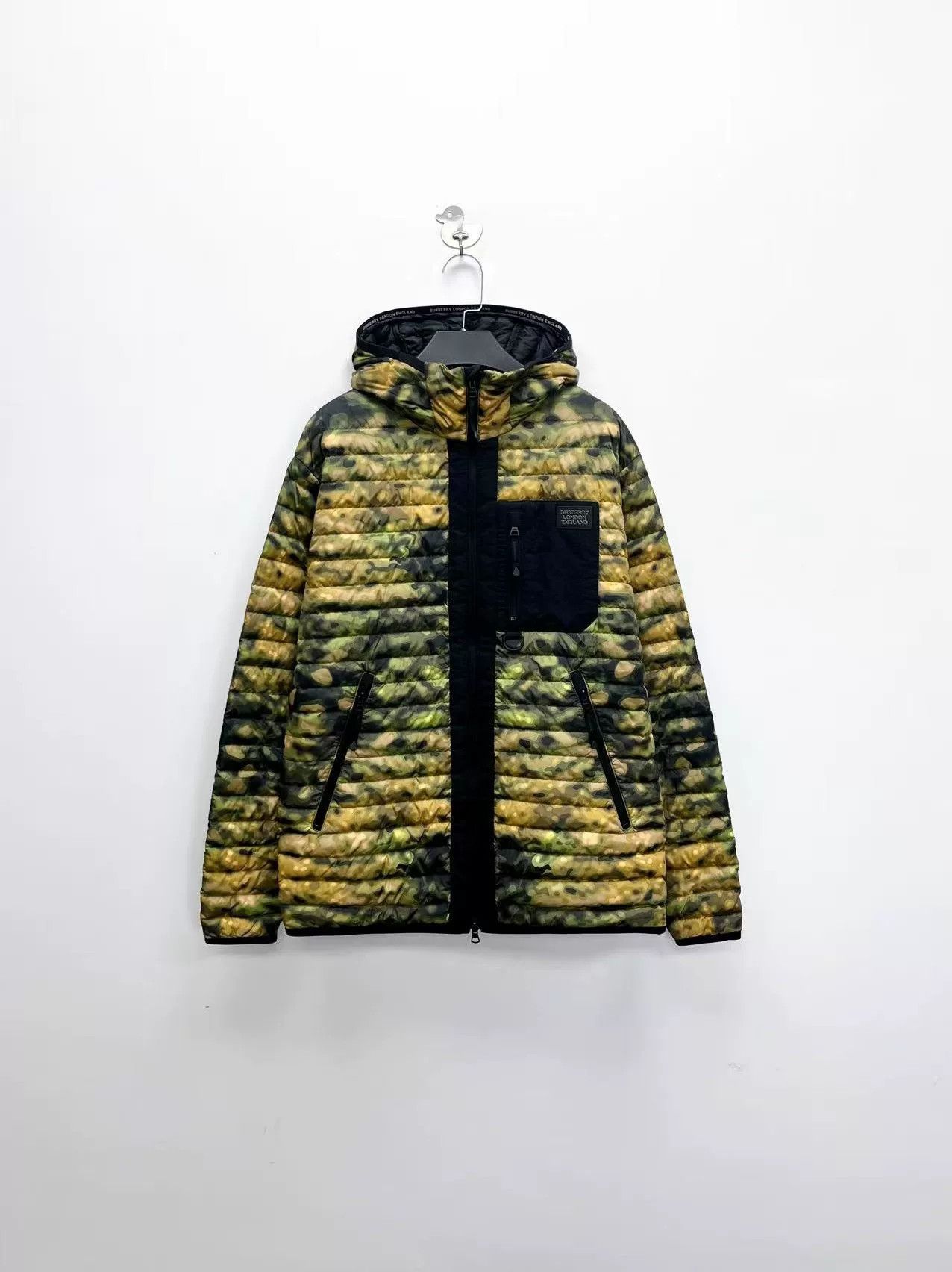 Burberry Burberry Camo Hooded Lightweight Down Jacket Size US M / EU 48-50 / 2 - 1 Thumbnail