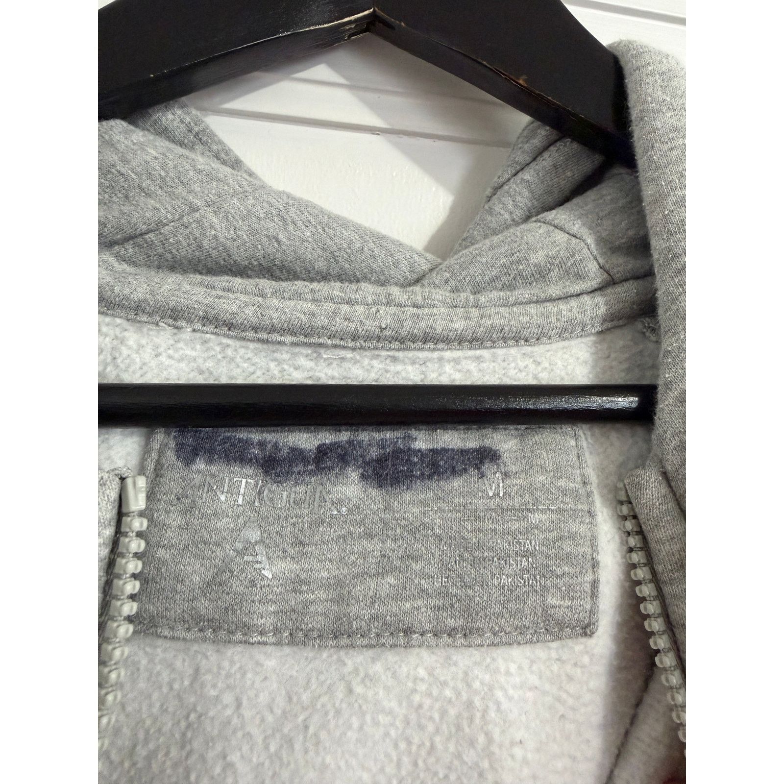 Antigua University of Iowa Hawkeyes Gray Full-Zip Hoodie Size Medium Size US M / EU 48-50 / 2 - 3 Thumbnail