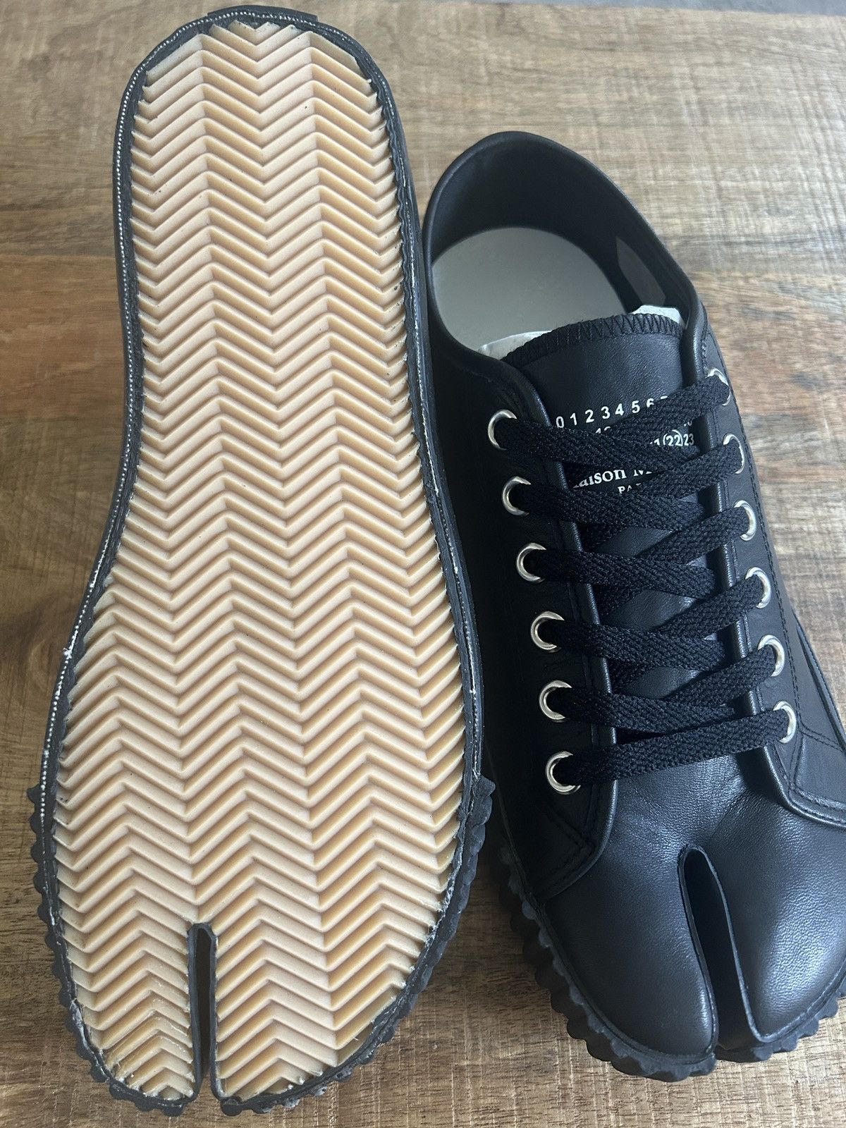 Maison Margiela Maison Margiela Tabi low top designer sneaker 🇮🇹 MMM split Size US 8 / EU 41 - 3 Thumbnail