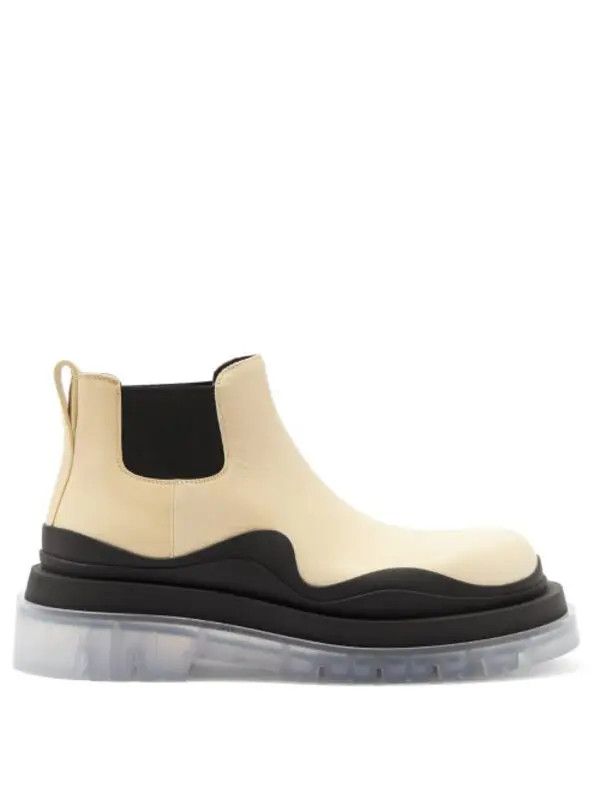 o1loc1c0324 630300 Tire Boots in Beige