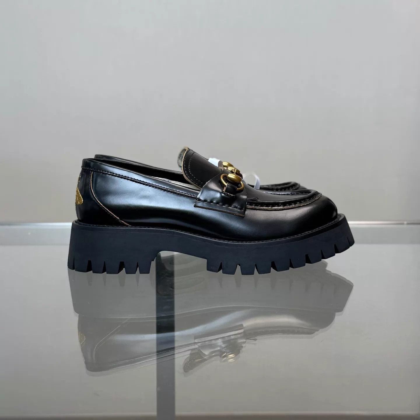 Gucci Gucci Women's Bee Loafer 37 99 2180 DM1967 Size US 6.5 / IT 36.5 - 3 Thumbnail