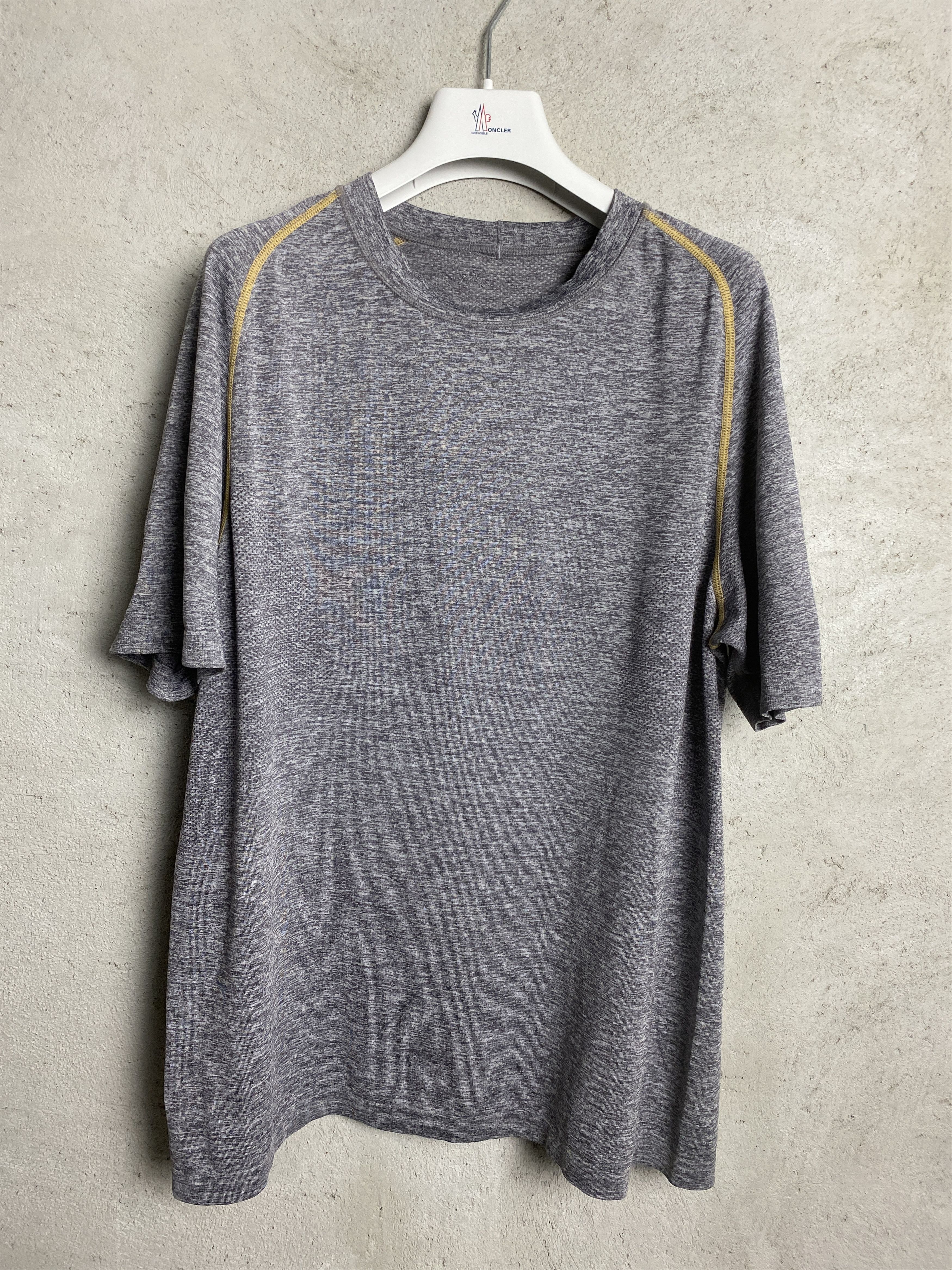 Lululemon Lululemon t-shirt tee gym yoga pilates sport Size US L / EU 52-54 / 3 - 2 Thumbnail