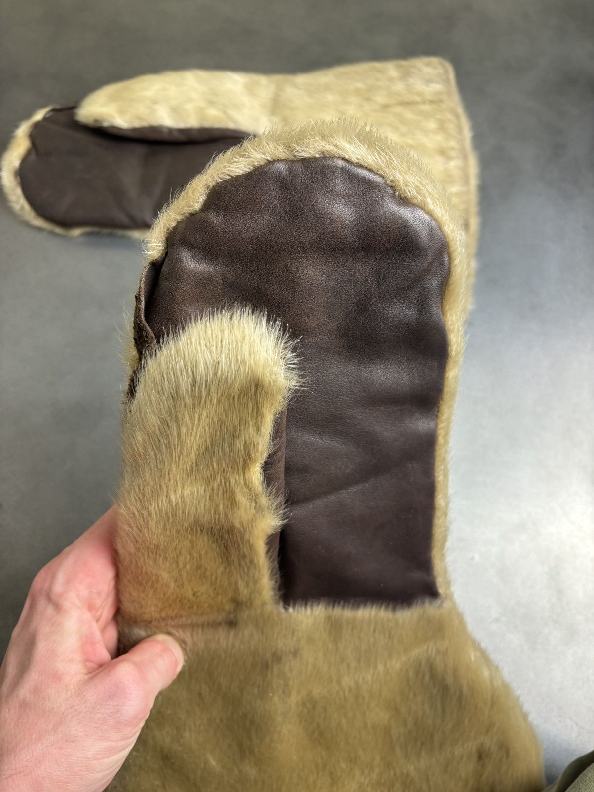 Leather × Vintage Vintage Sealskin Gauntlets Antique Seal Fur Mittens Gloves Size ONE SIZE - 12 Thumbnail
