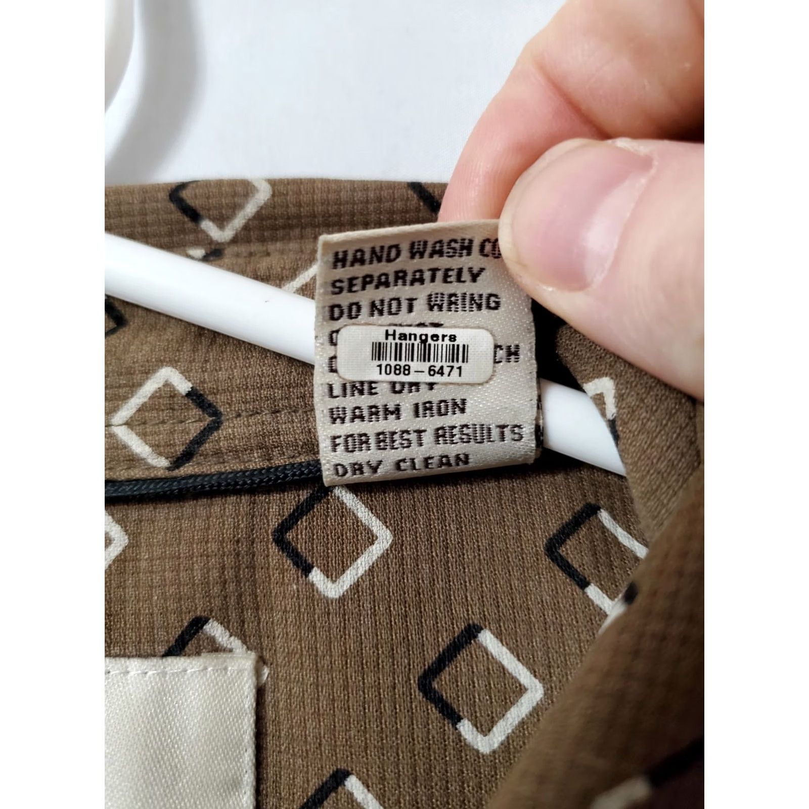 Vintage VINTAGE Silk Brand Shirt Men L Polo Brown Square Design 100% Silk Button-Front Short Sleeve Geometric Shapes Casual Travel Summer Spring Mens Size US L / EU 52-54 / 3 - 5 Thumbnail
