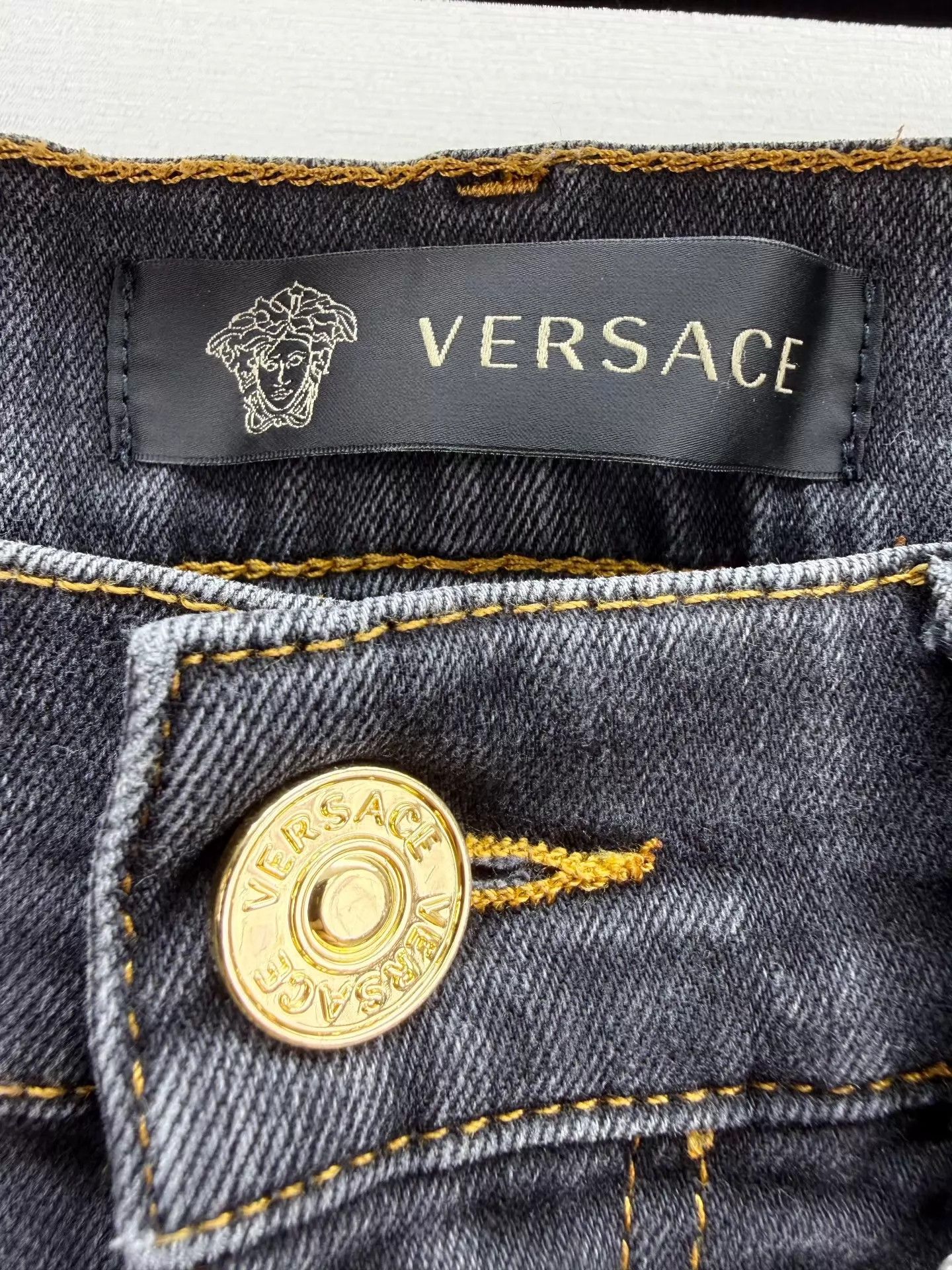 Versace Versace Men's Authentic Size 32 Denim Jeans Worn 2x Size US 32 / EU 48 - 6 Thumbnail