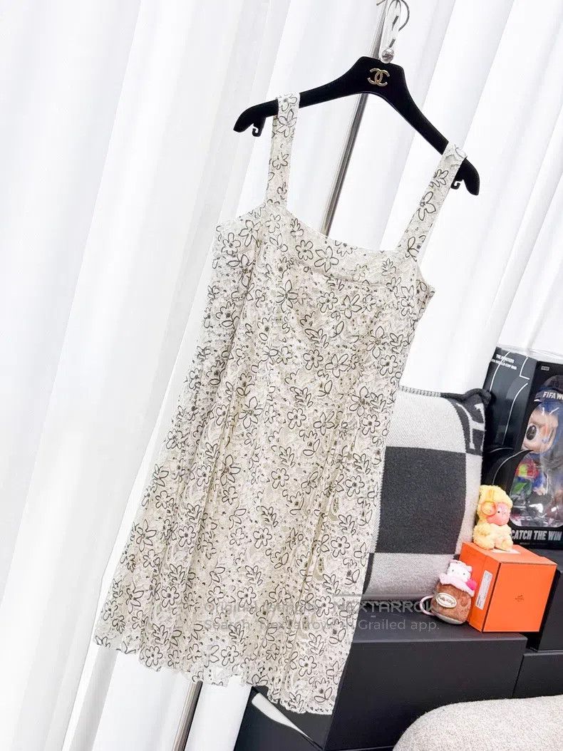 Chanel Chanel Hollow-in flower lace dress Size XS / US 0-2 / IT 36-38 - 2 Thumbnail