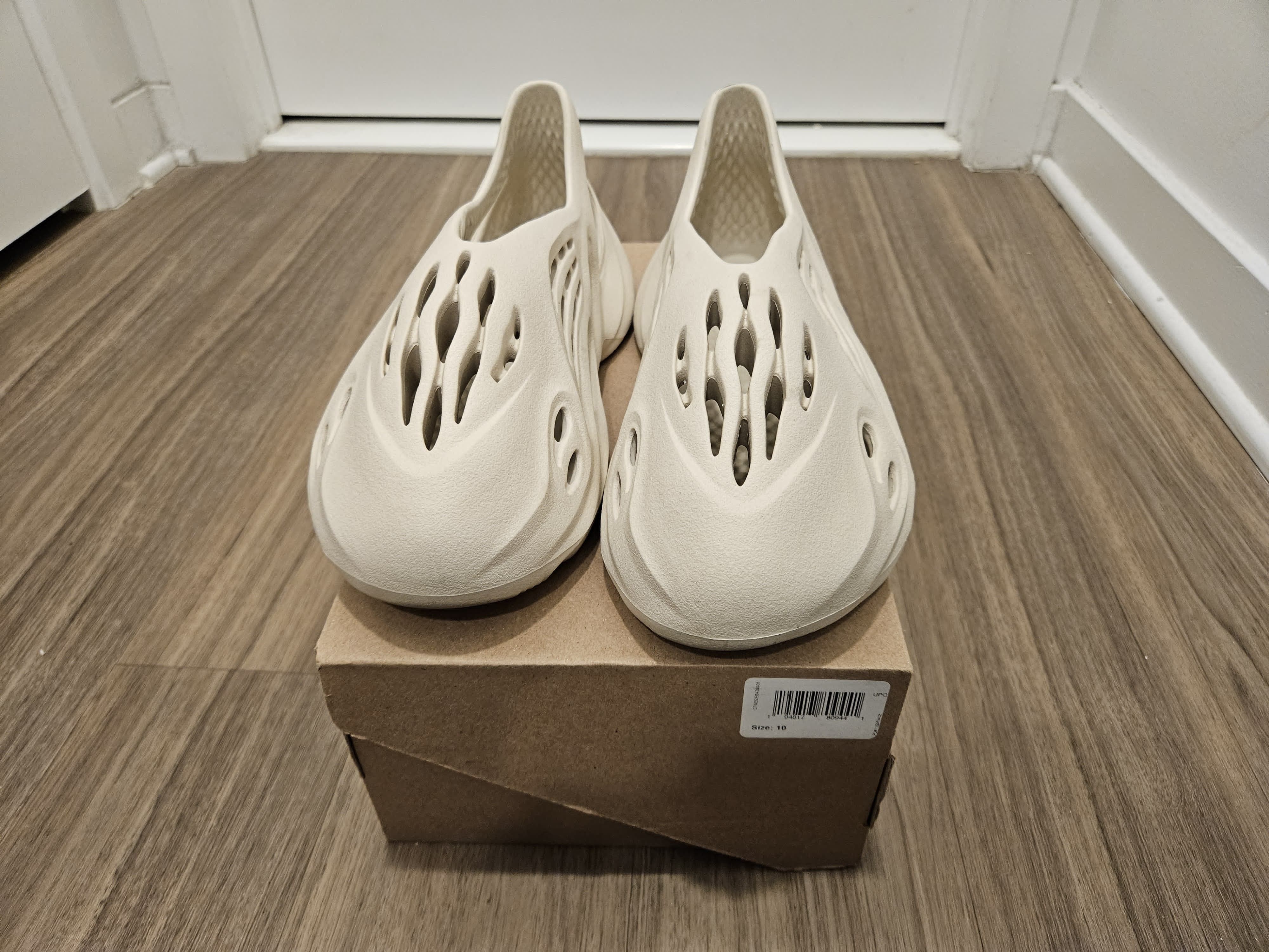 Adidas Adidas Yeezy Foam RNNR Sand Size US 10 / EU 43 - 5 Thumbnail
